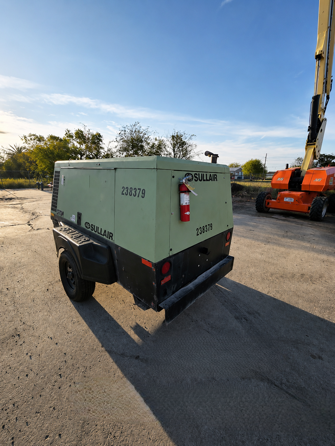 2017 Sullair 375H DPQ-JD3 Air Compressor - Image 3
