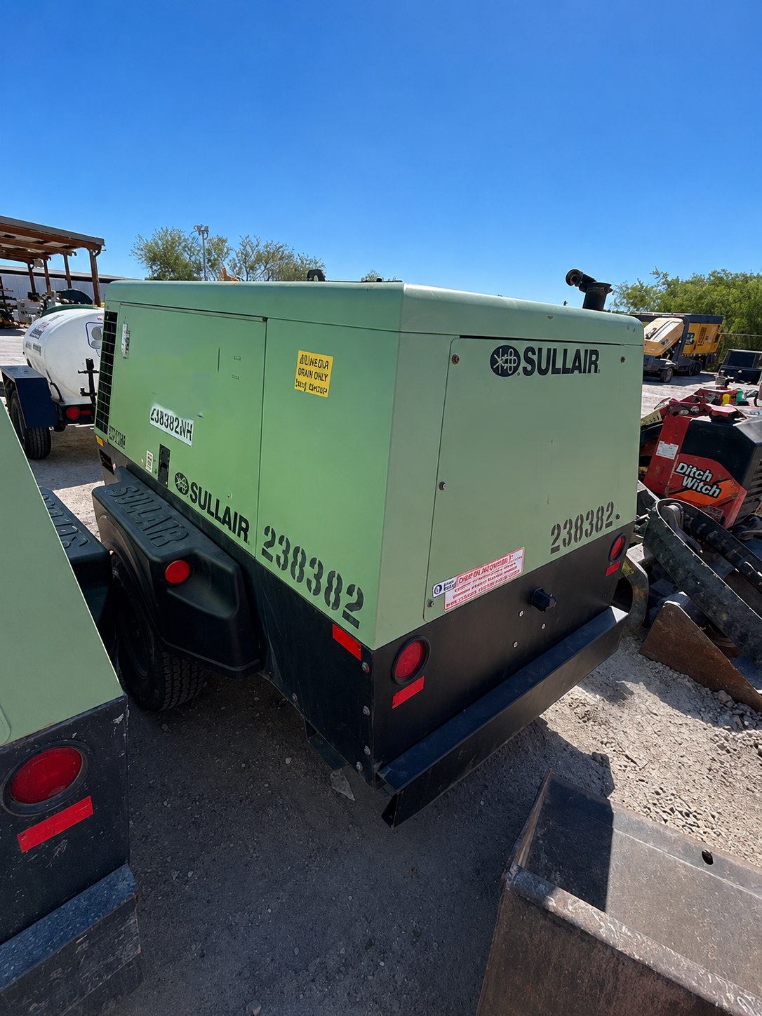 2017 Sullair 375H DPQ-JD3 Air Compressor - Image 2