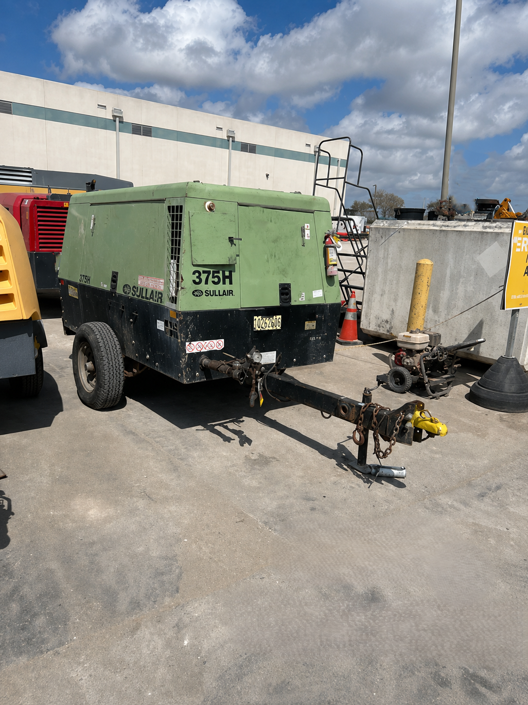 2017 Sullair 375H DPQ-JD3 Air Compressor - Image 3