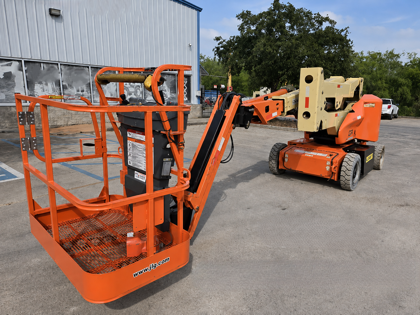 2017 JLG E400AJPN