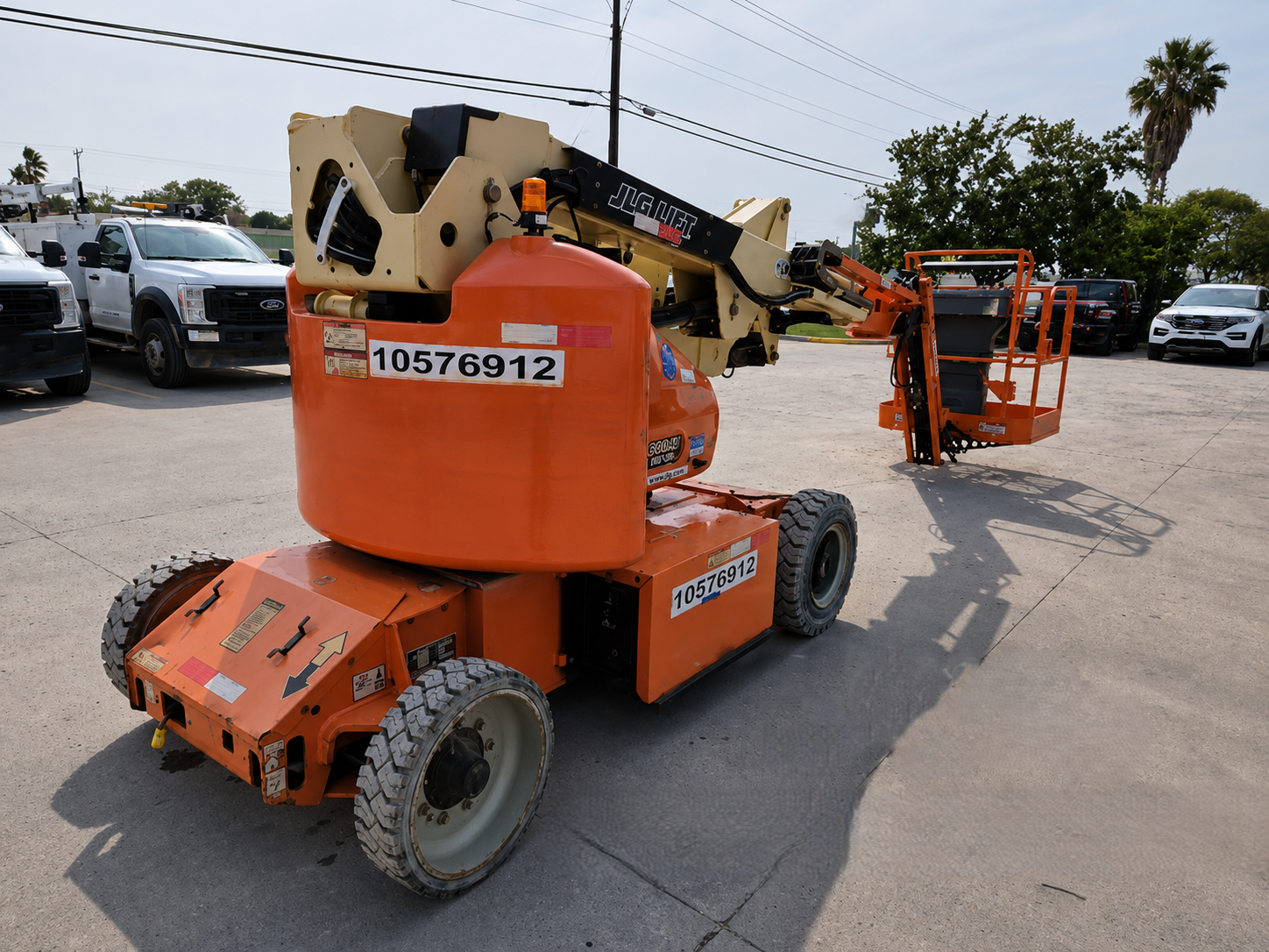 2017 JLG E400AJPN - Image 3