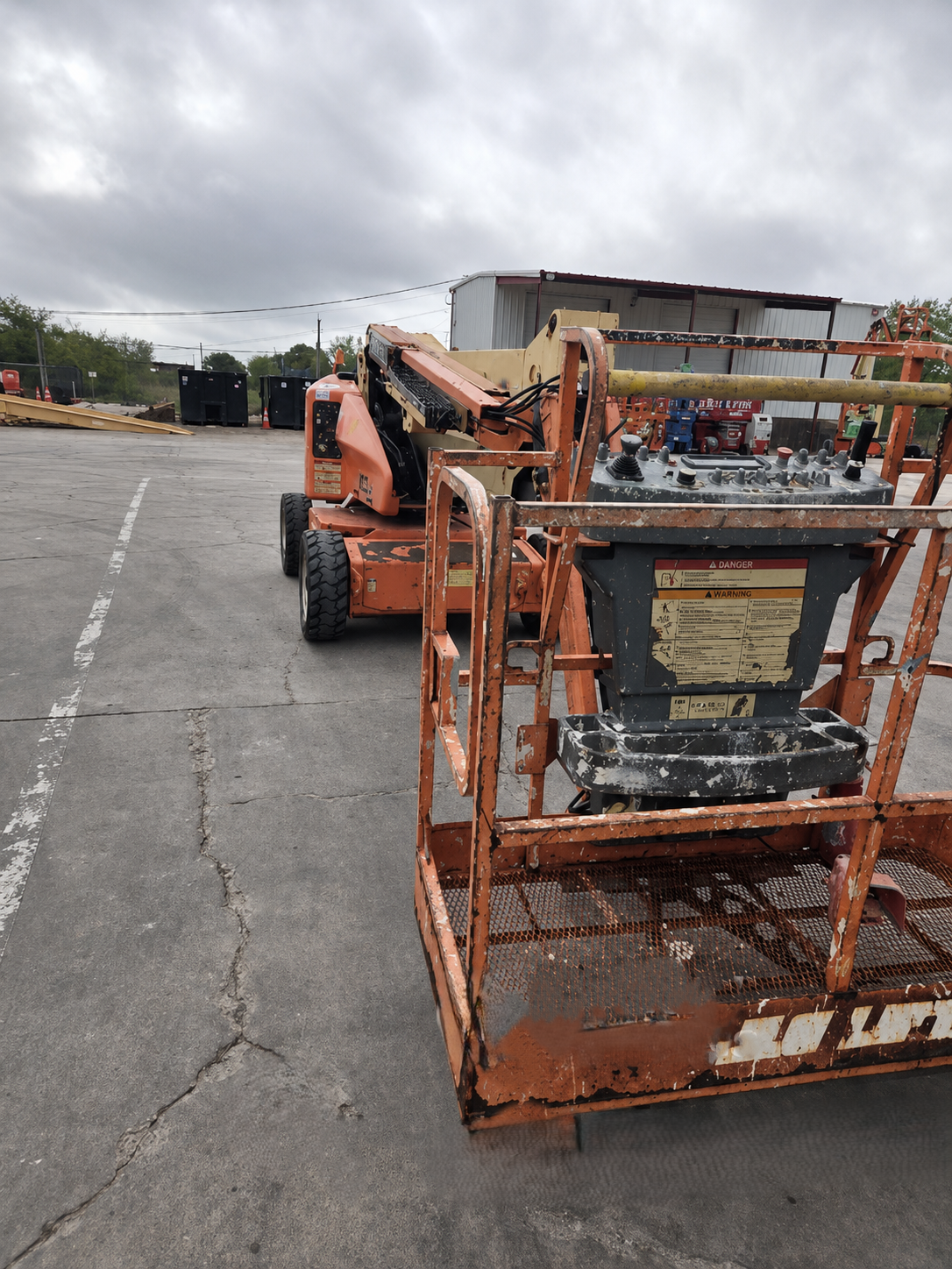 2017 JLG E450AJ Articulating Boom Lift