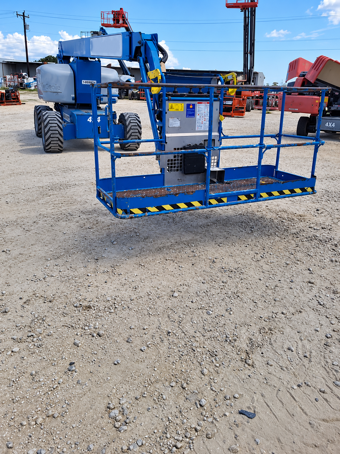 2017 Genie Z-80/60 Articulating Boom Lifts - Image 4