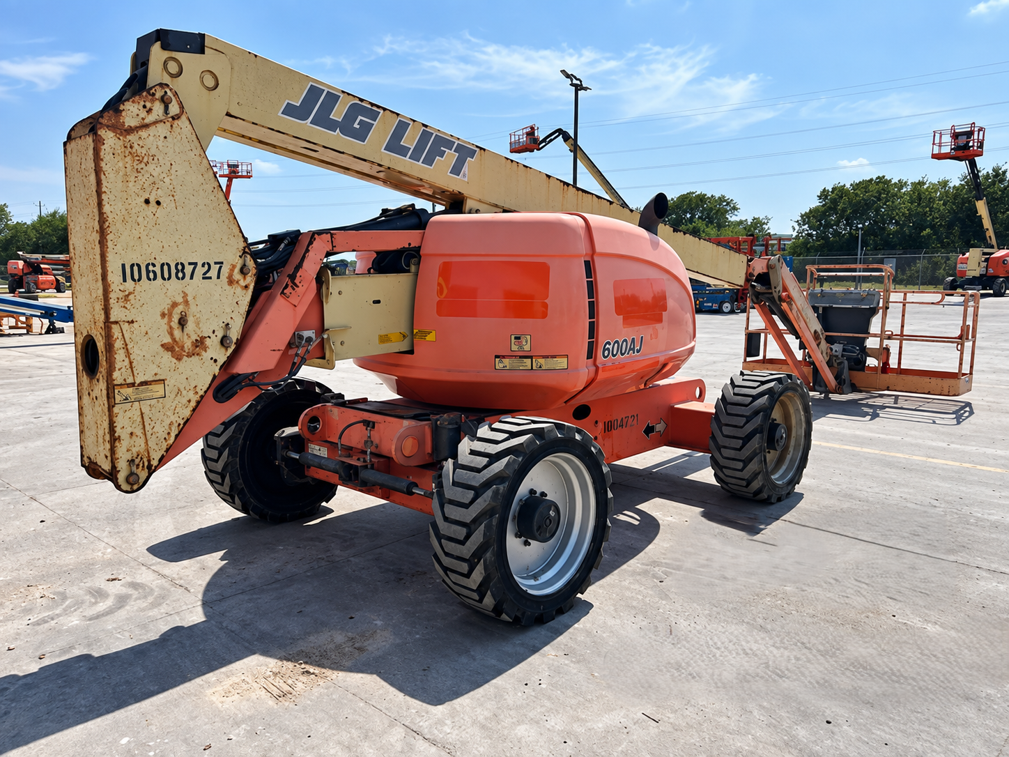 2017 JLG 600AJ Articulating Boom Lift - Image 3