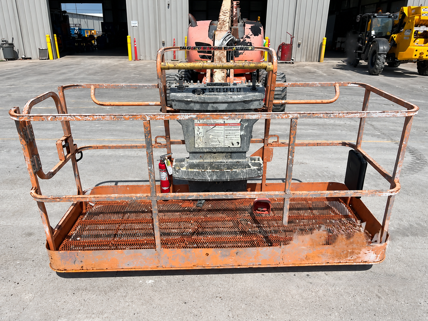 2017 JLG 600AJ Articulating Boom Lift - Image 5