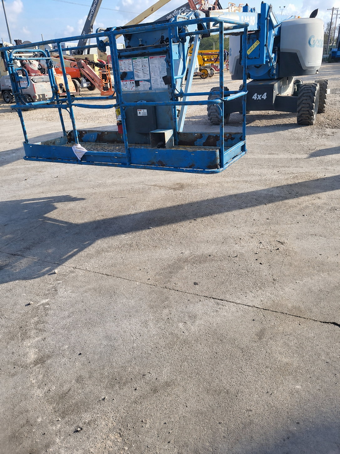 2016 Genie Z-62/40 Articulating Boom Lift