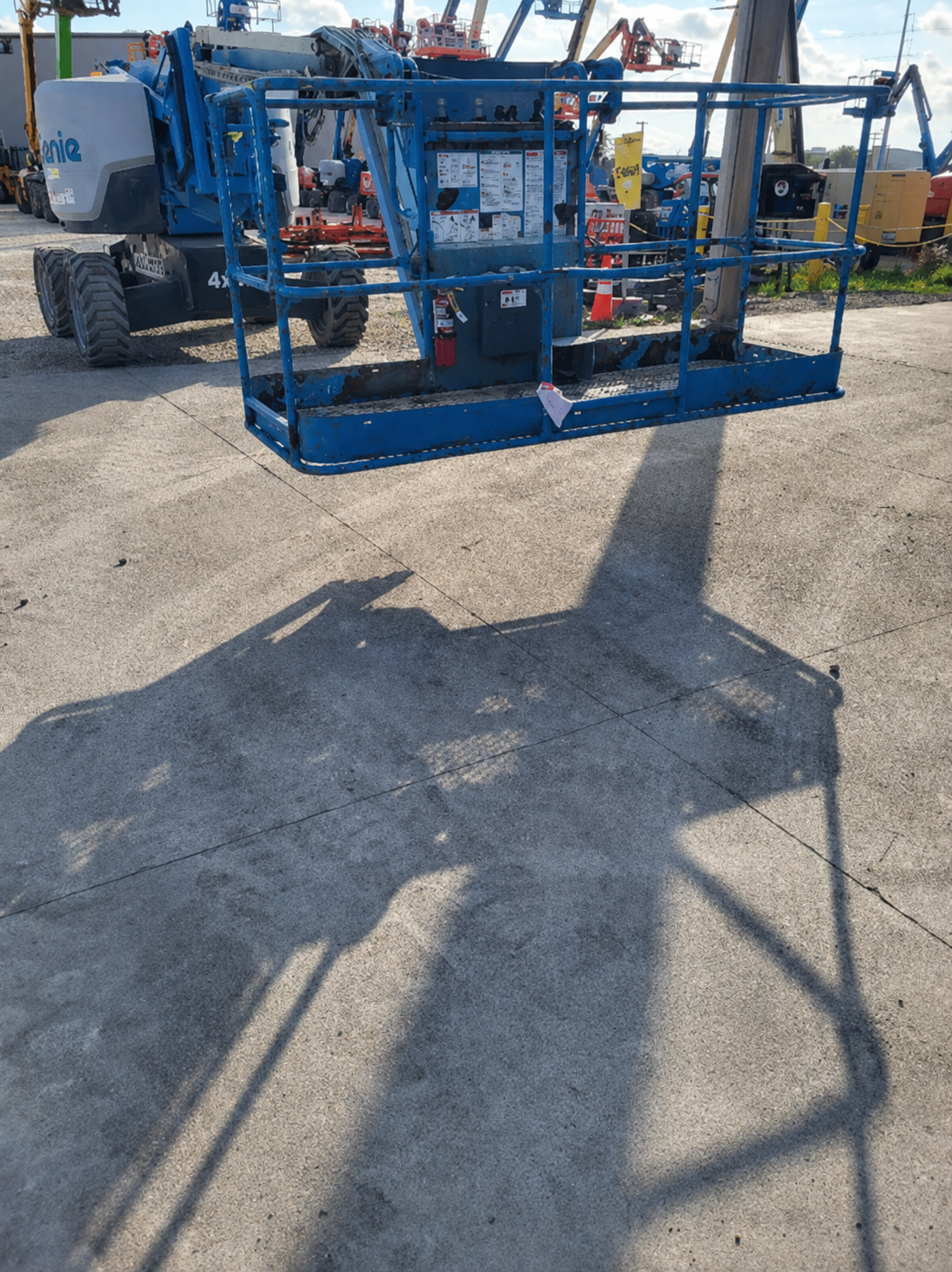 2016 Genie Z-62/40 Articulating Boom Lift - Image 2