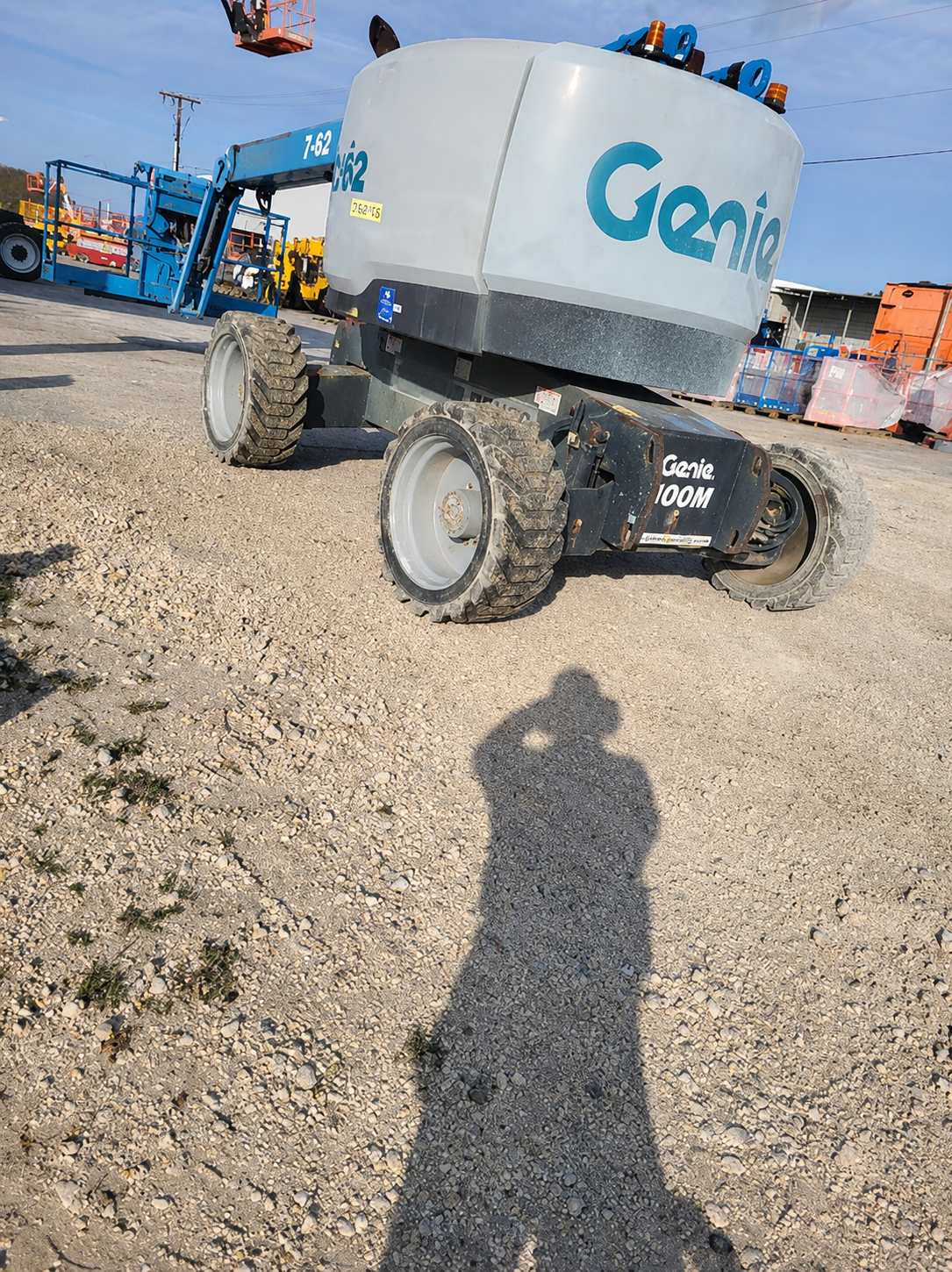 2016 Genie Z-62/40 Articulating Boom Lift - Image 3