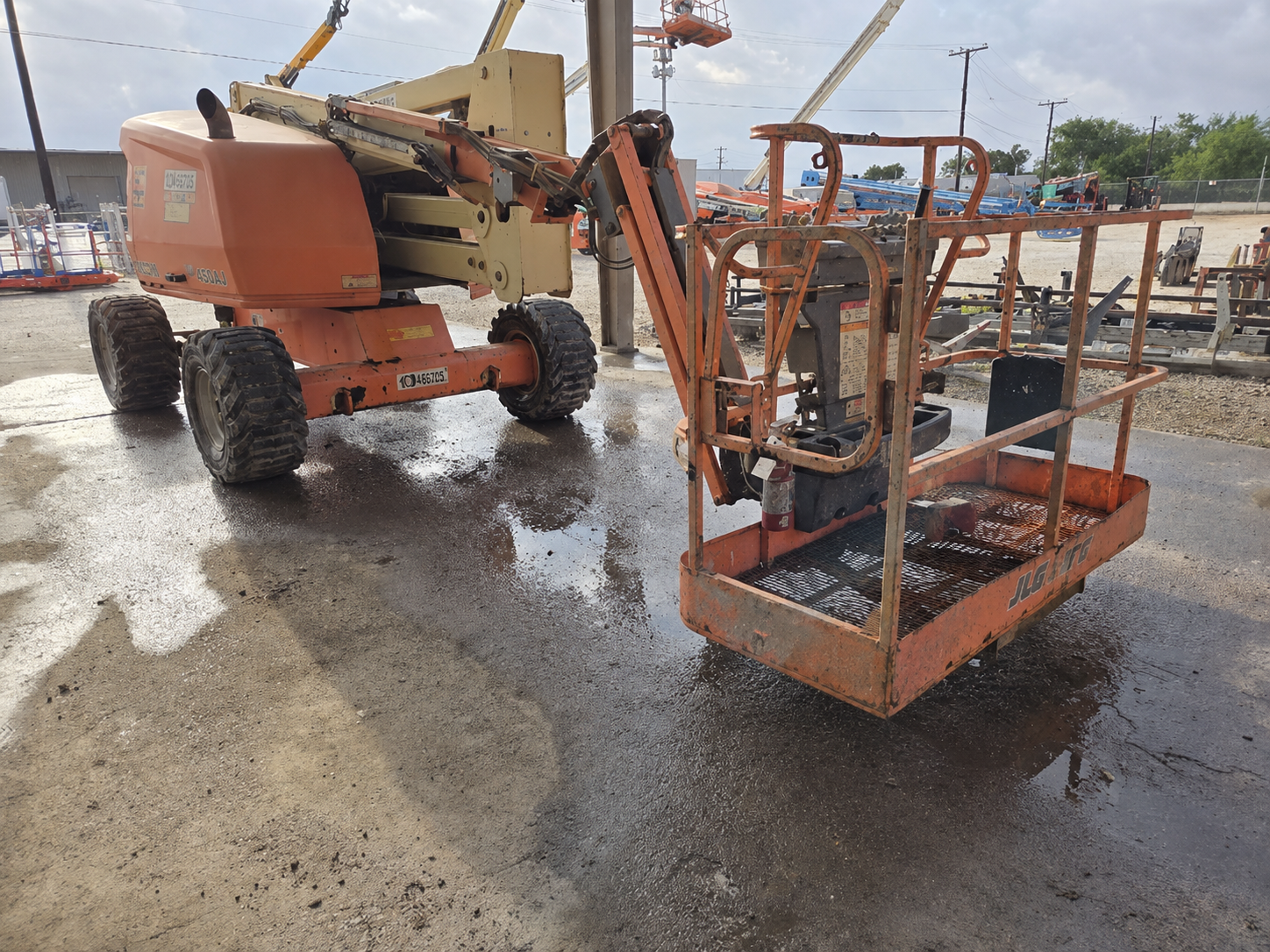2017 JLG 450AJ Articulating Boom Lifts - Image 2