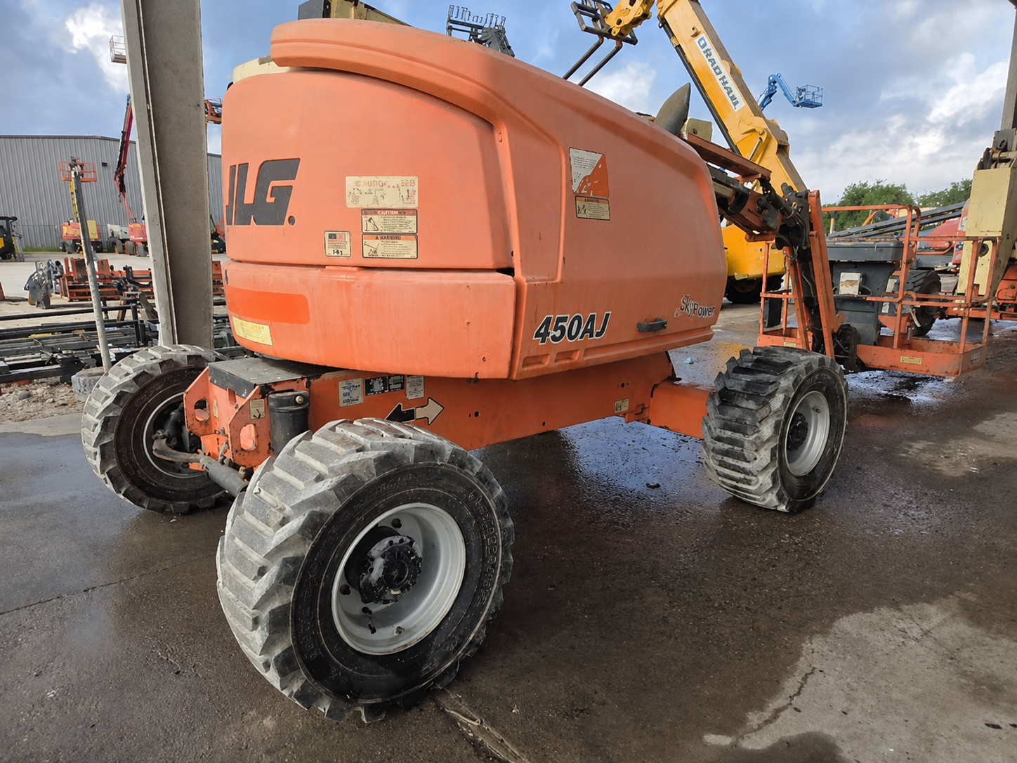 2017 JLG 450AJ Articulating Boom Lifts - Image 4