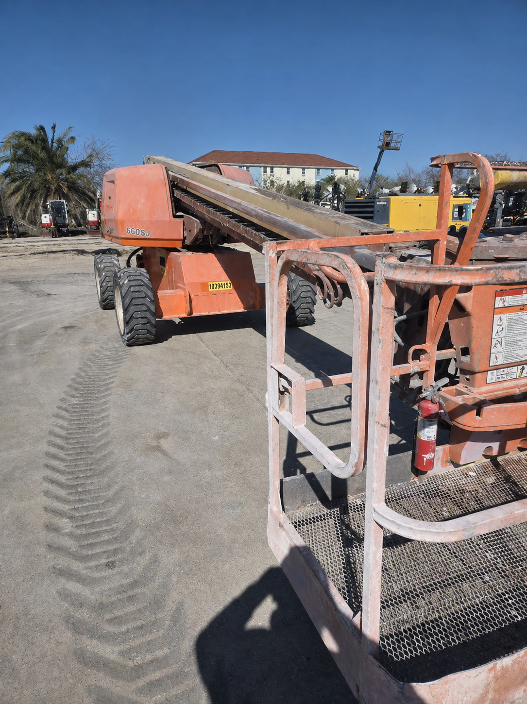 2017 JLG 600S Articulating Boom Lift - Image 4