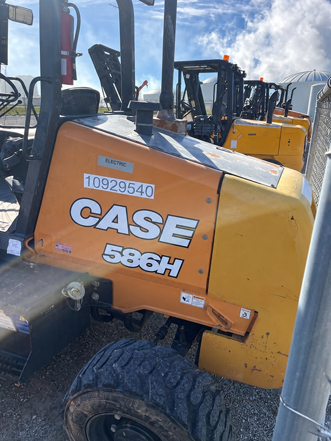 2019 Case 586H Rough Terrain Forklift - Image 2