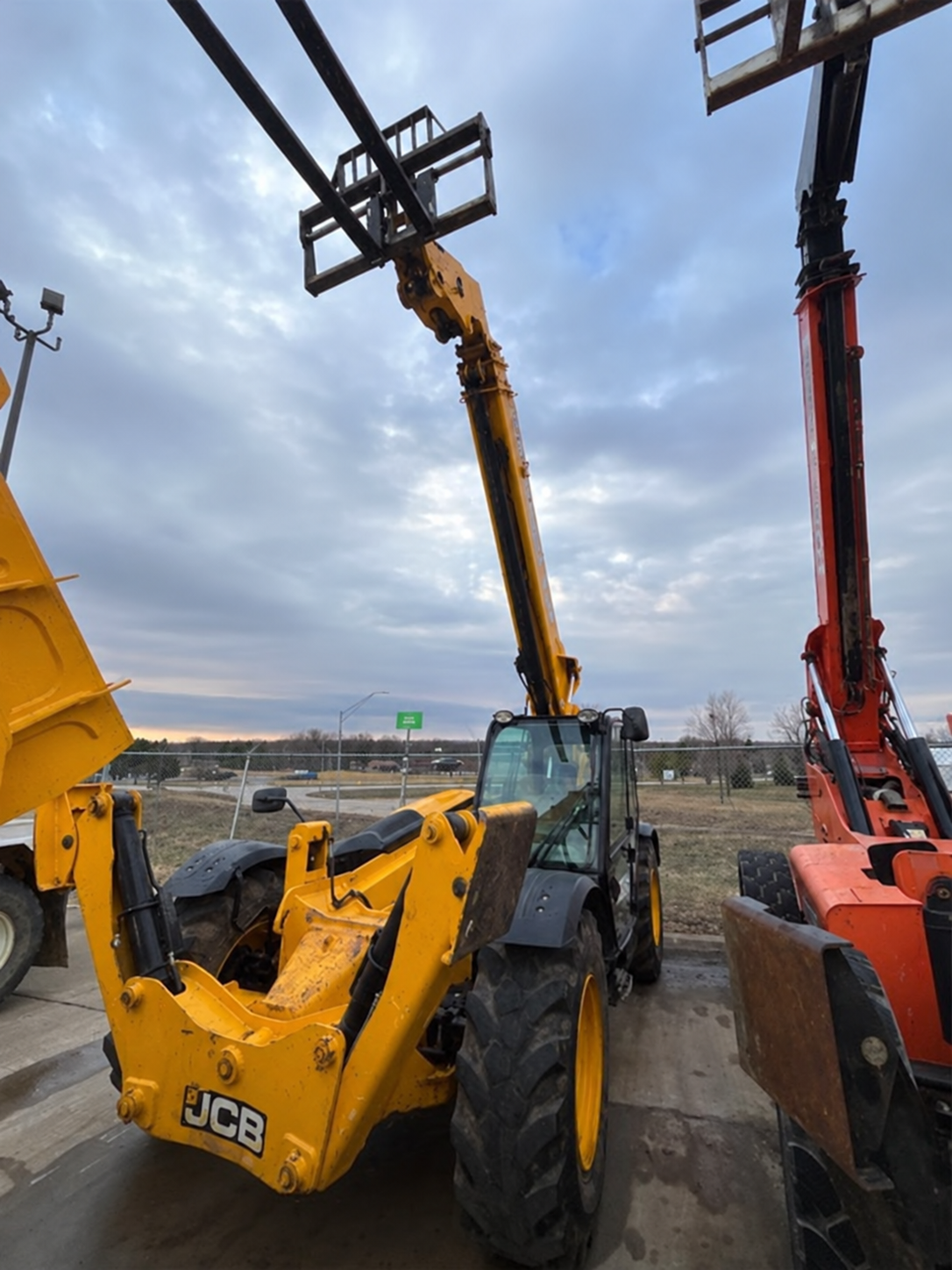 2019 JCB 510-56 Telehandler - Image 3