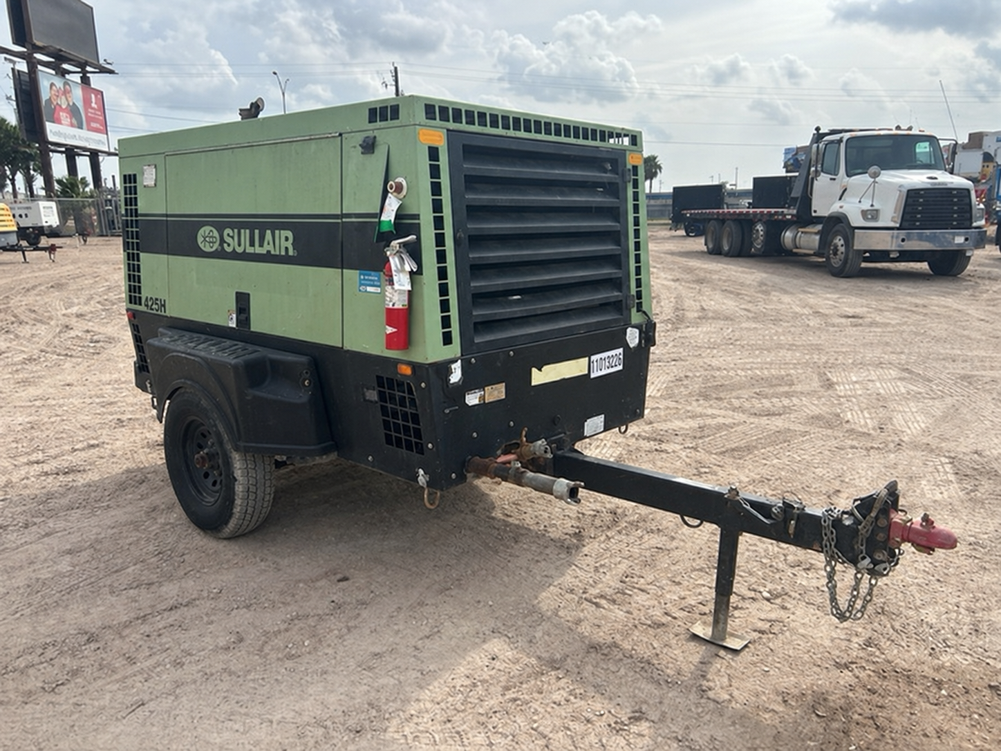 2019 Sullair 400HDPQ-CU Air Compressor - Image 2