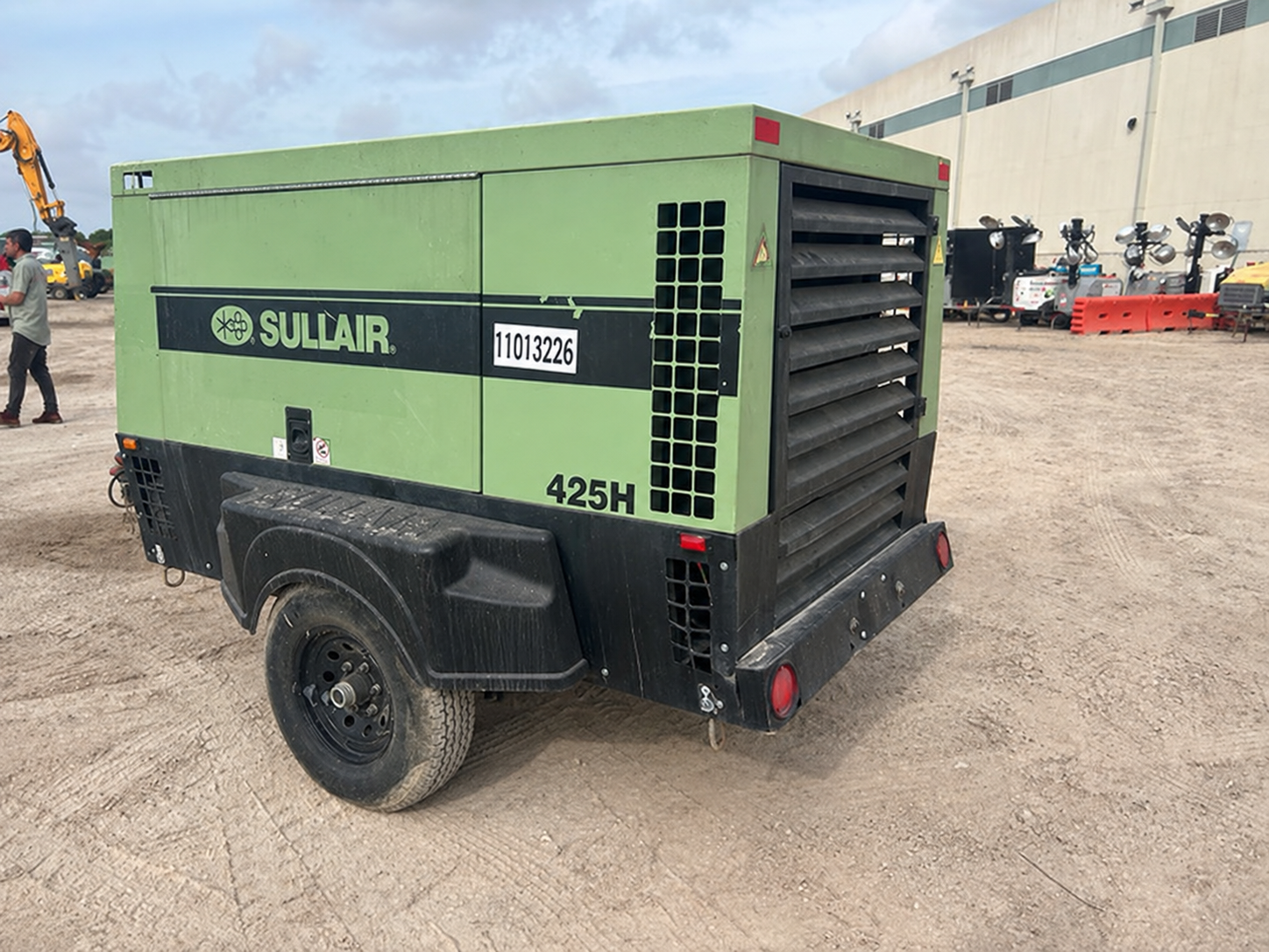 2019 Sullair 400HDPQ-CU Air Compressor - Image 3