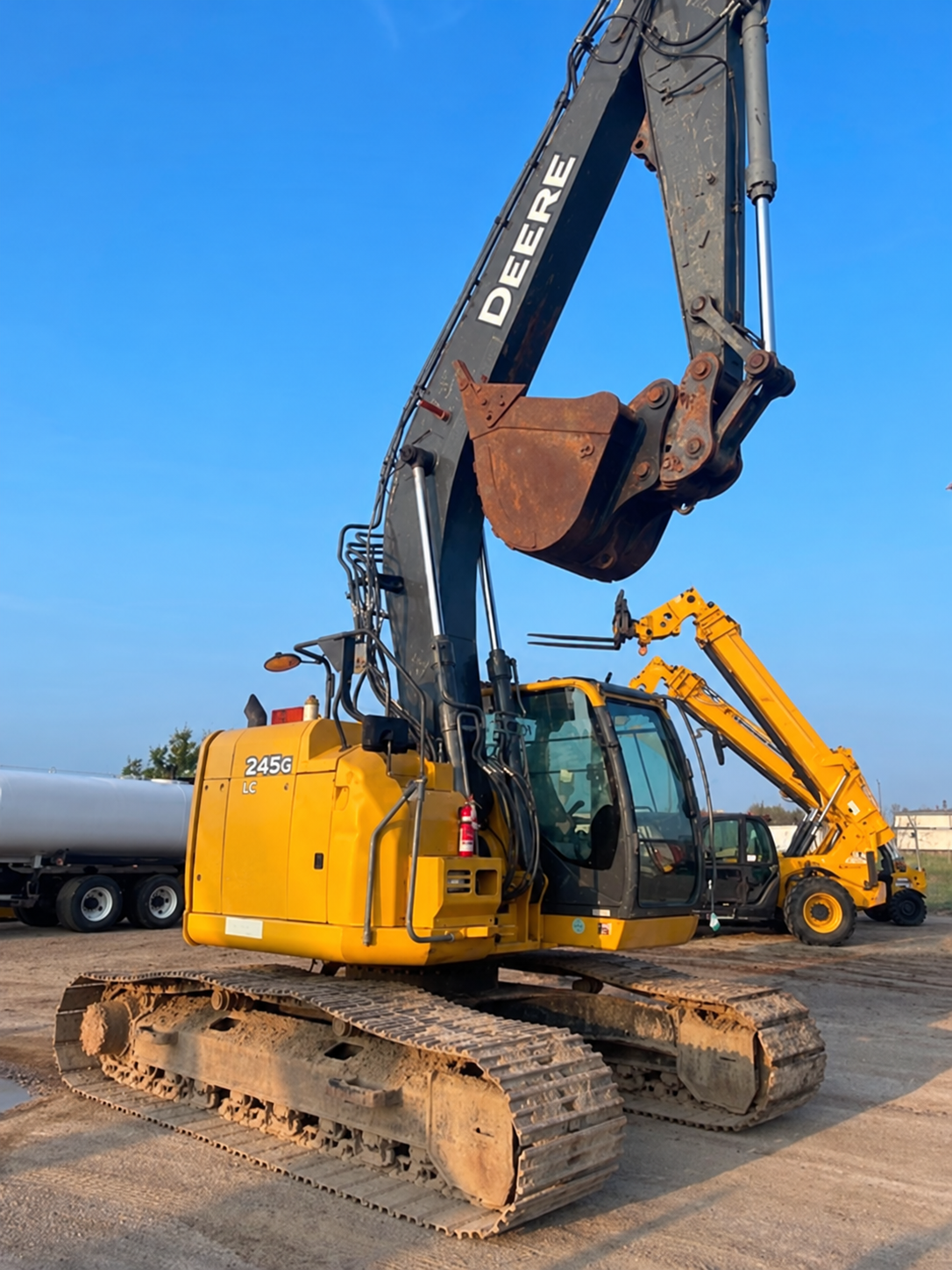 2019 Deere 245G LC Excavator - Image 4