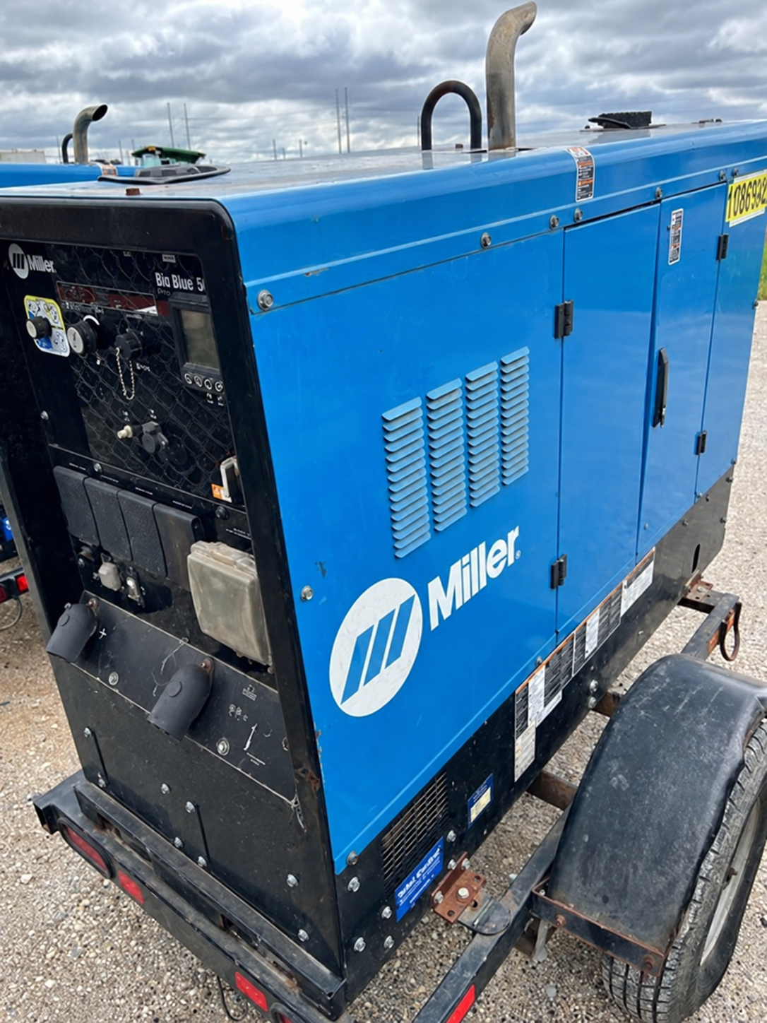 2020 Miller Big Blue 500 Pro Welder - Image 2