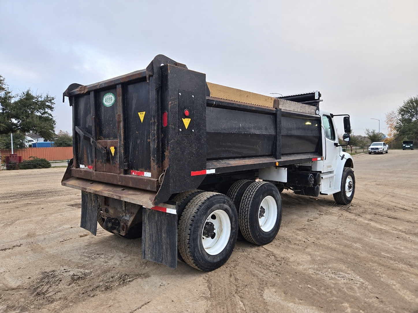 2023 Freightliner M2 106 Dump Truck - Image 3