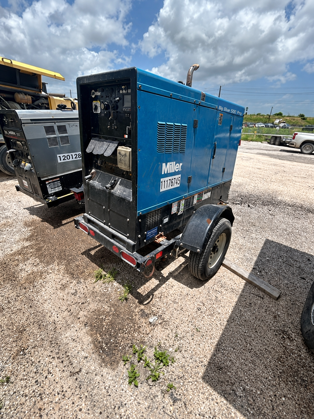 2021 Miller Big Blue 500 PRO Welder - Image 2