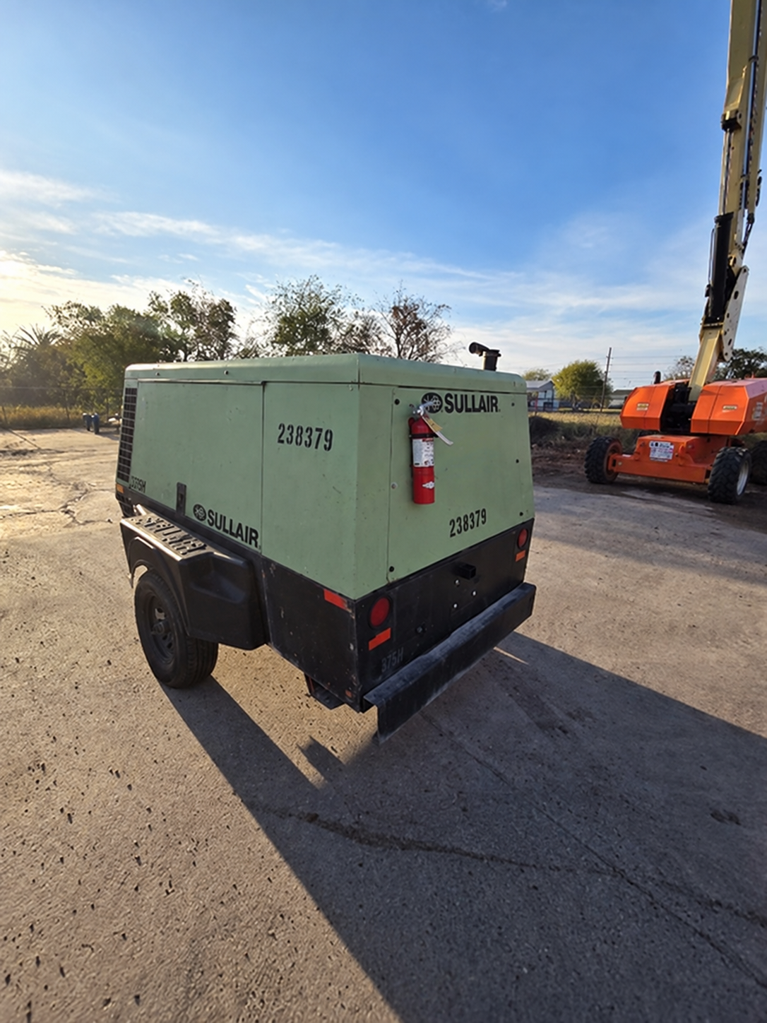 2017 Sullair 375H DPQ-JD3 Air Compressor - Image 2