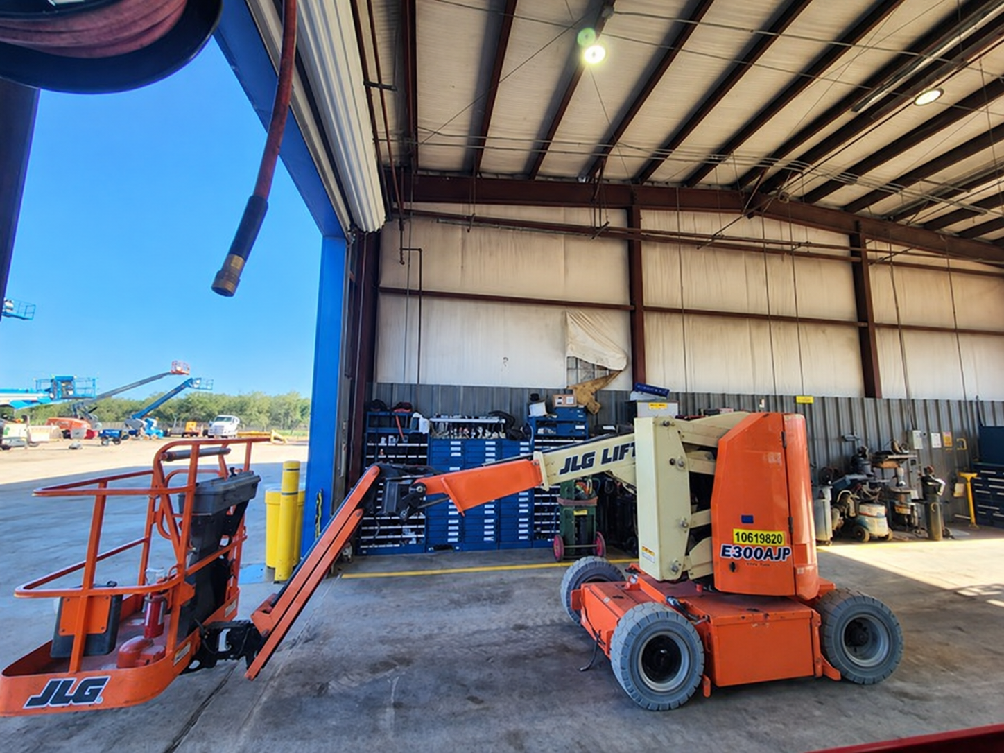 2017 JLG E300AJP Articulating Boom Lift