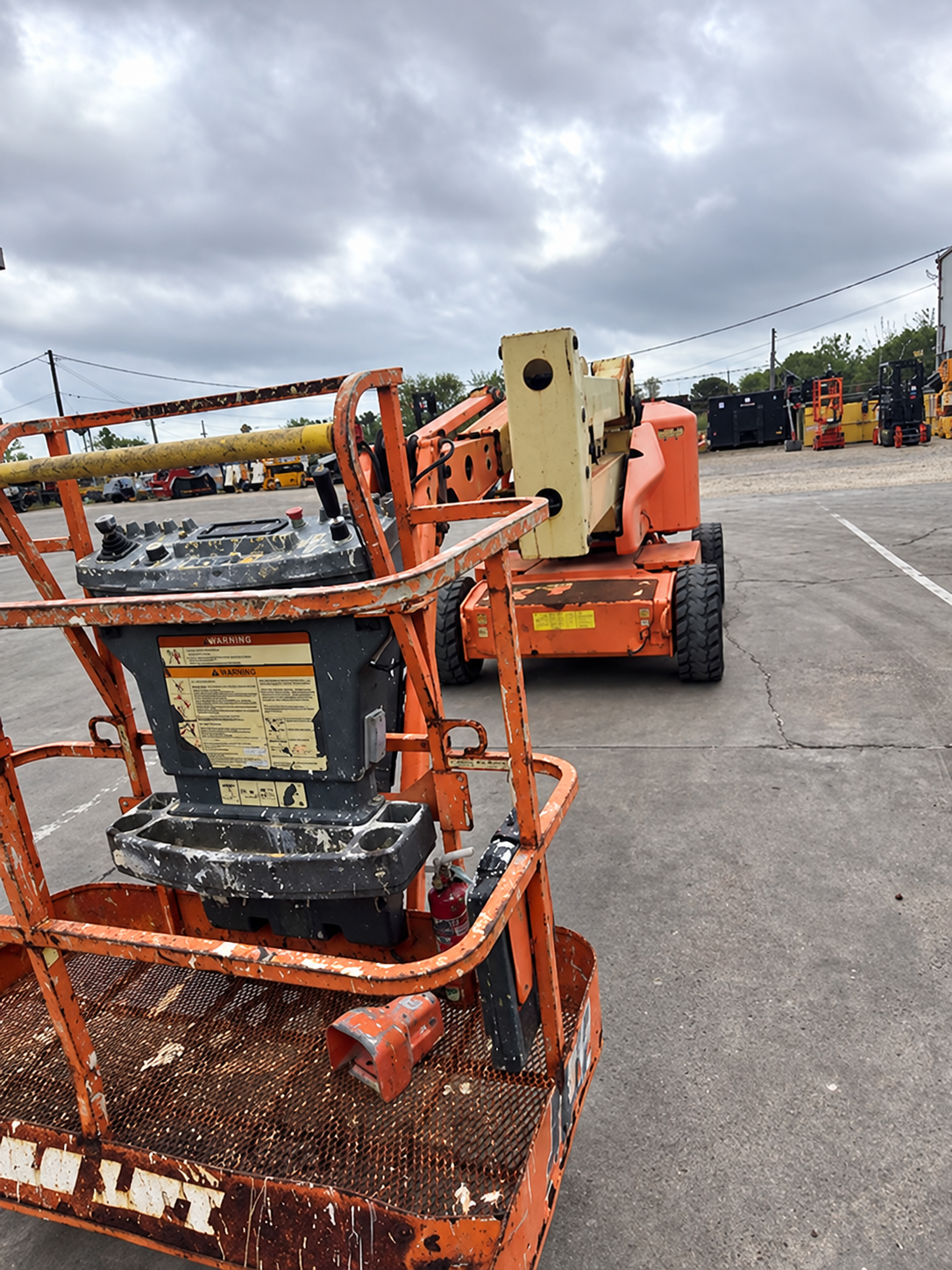 2017 JLG E450AJ Articulating Boom Lift