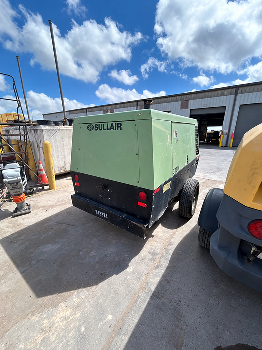 2017 Sullair 375H DPQ-JD3 Air Compressor - Image 2