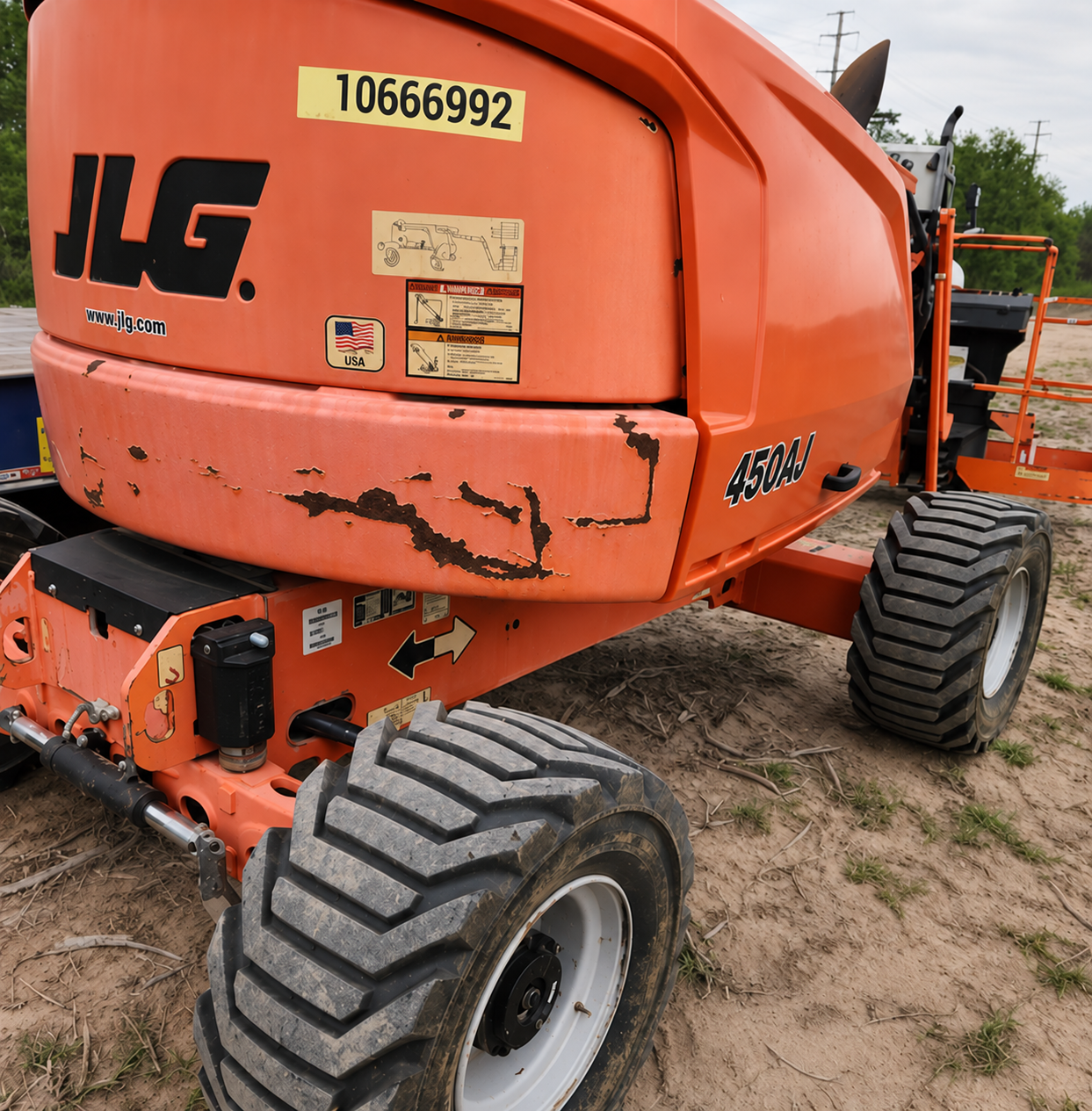 2017 JLG E450AJ Articulating Boom Lift - Image 4