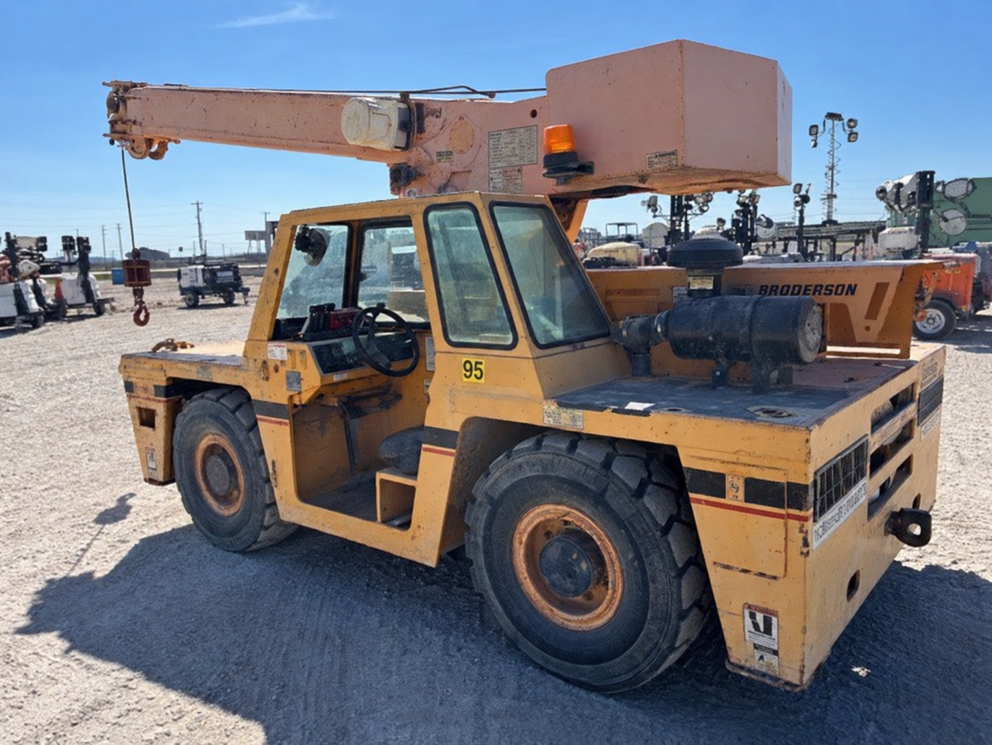 2016 Broderson  IC-80-3J Carry Deck Crane - Image 4