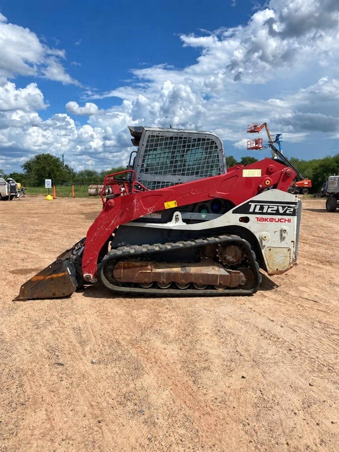 2022 Takeuchi TL12V2-CR Compact Track Loader - Image 2