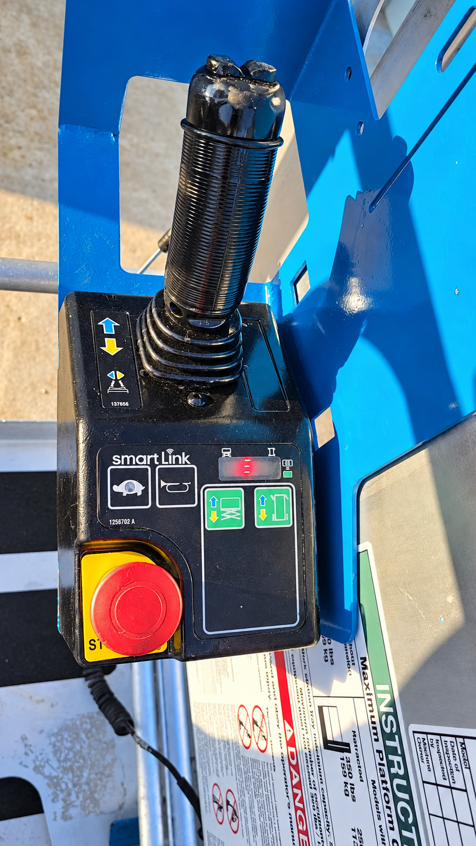 Refurbished Genie GR20 Runabout 20' Electric Vertical Mast Scissor Lift - Image 4