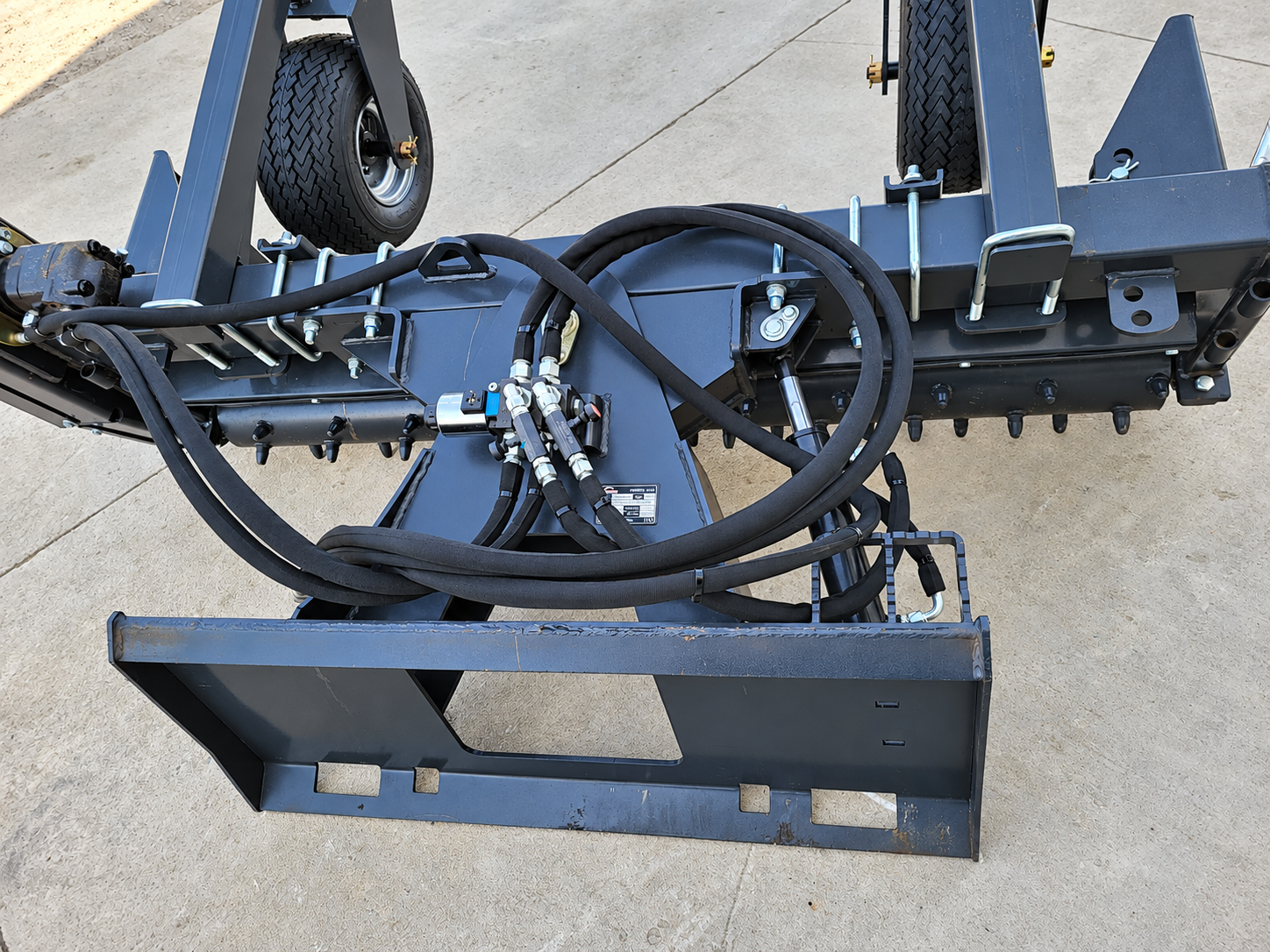 Arteer Soil Conditioner Harley Power Rake Hydraulic Attachment - Image 3