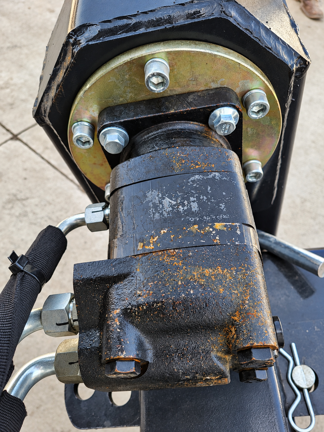 Arteer Soil Conditioner Harley Power Rake Hydraulic Attachment - Image 5