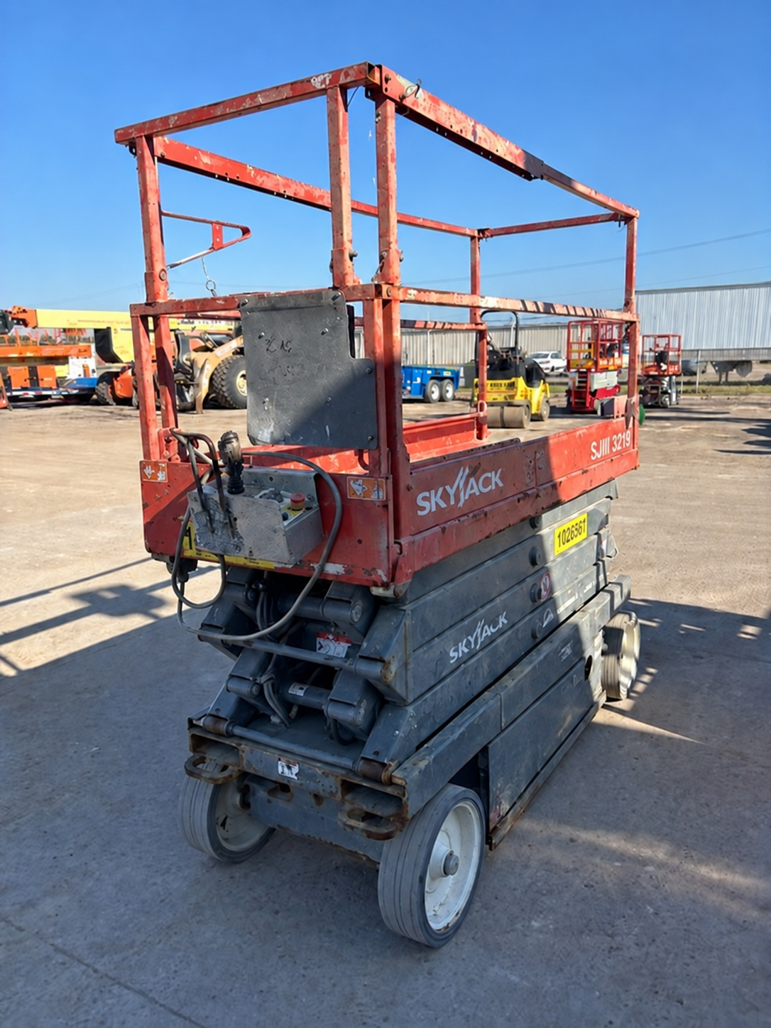 2018 Skyjack SJIII 3226 Scissor Lift - Image 2