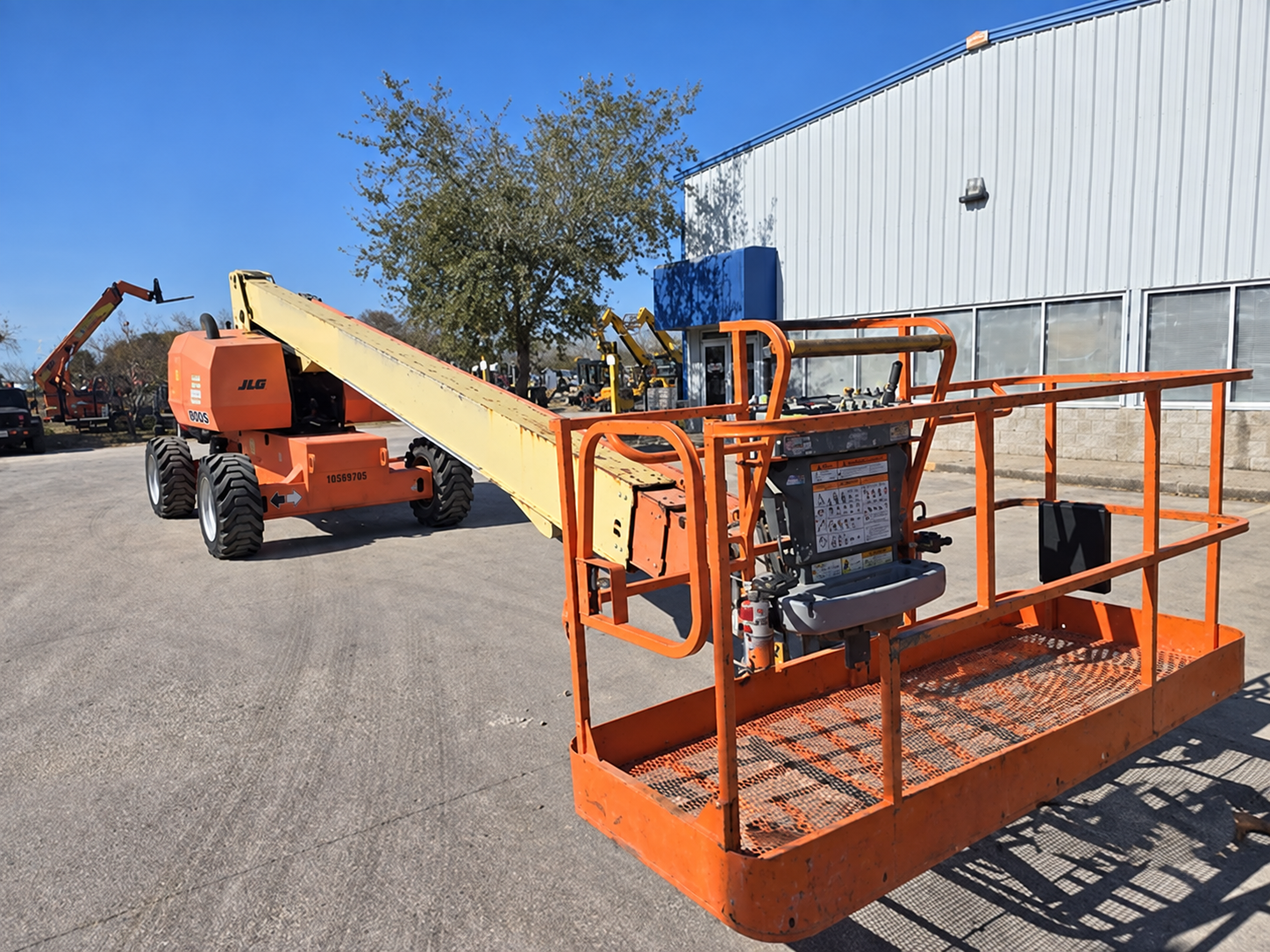 2018 JLG 800S Telescopic Boom Lift - Image 2