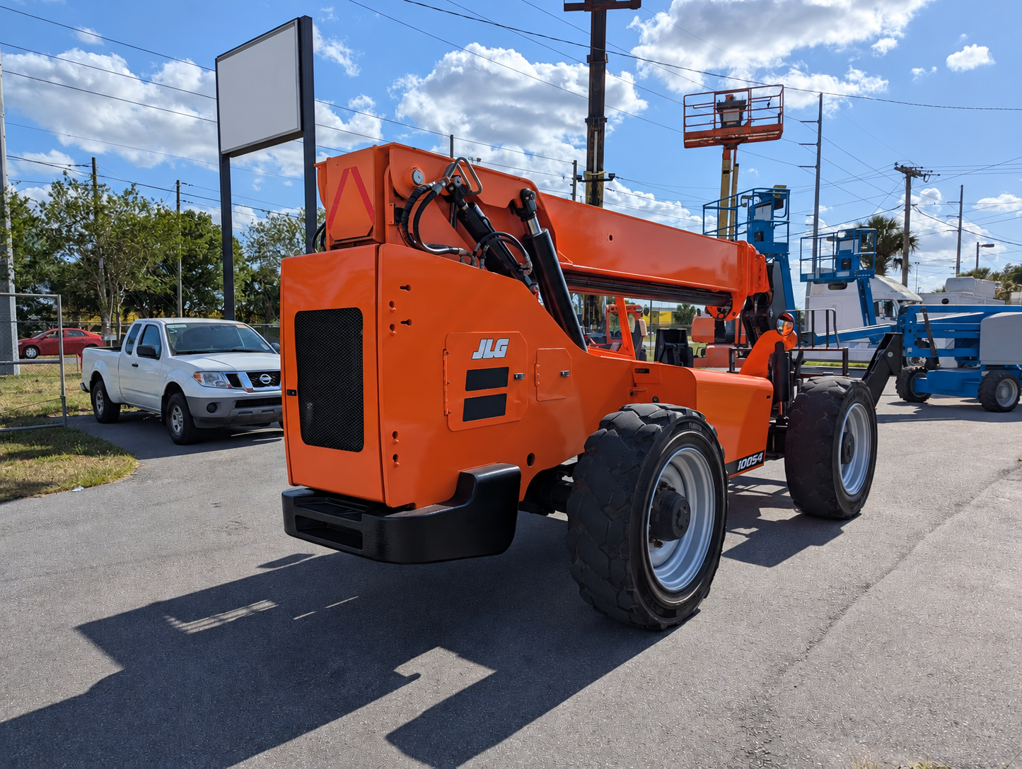 2016 SkyTrak 10054 Telehandler - Image 2
