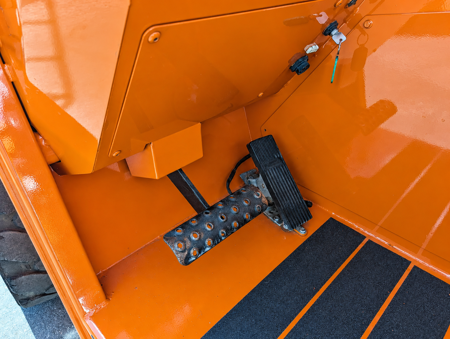 2016 SkyTrak 10054 Telehandler - Image 10