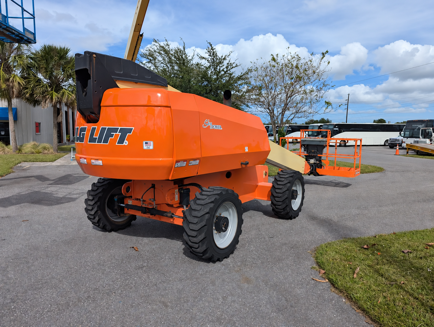 2016 JLG 600S Telescopic Boom Lift - Image 2