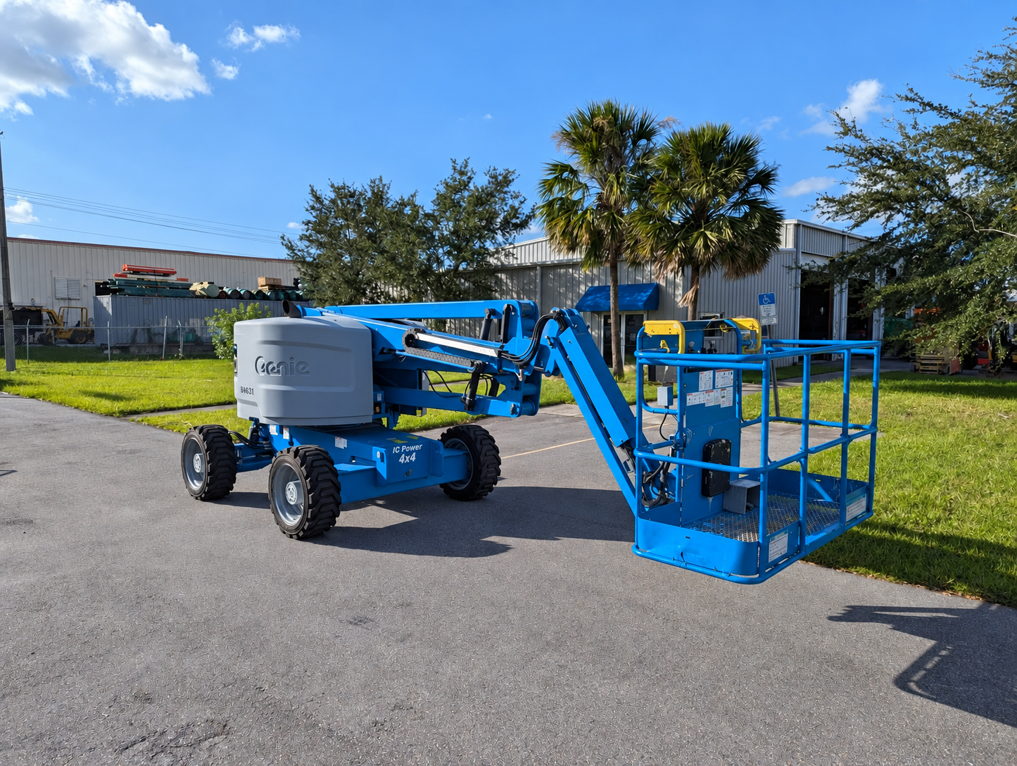 2014 Genie Z-45/25J RT Articulating Boom Lift - Image 2