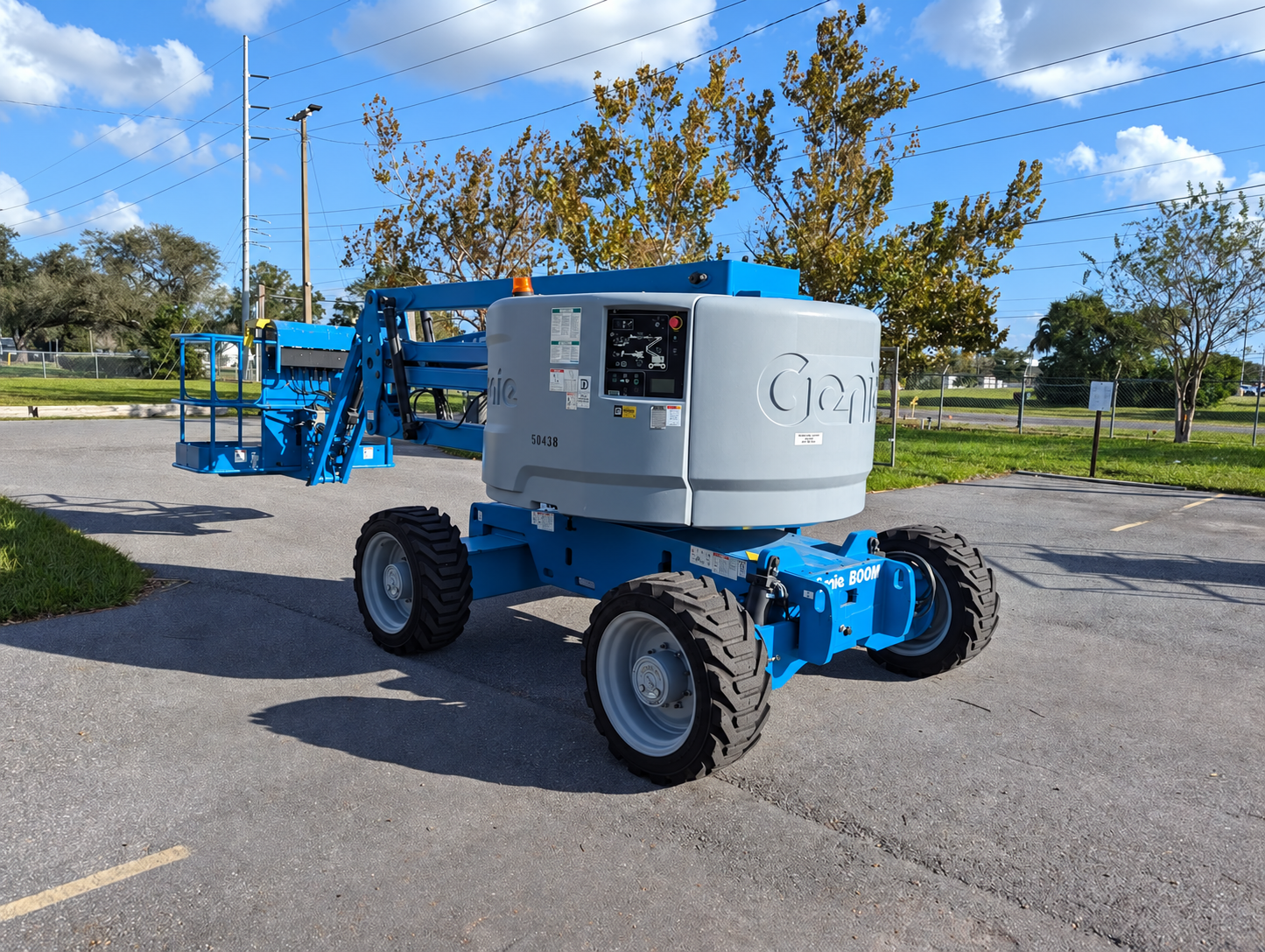 2014 Genie Z-45/25J RT Articulating Boom Lift - Image 3