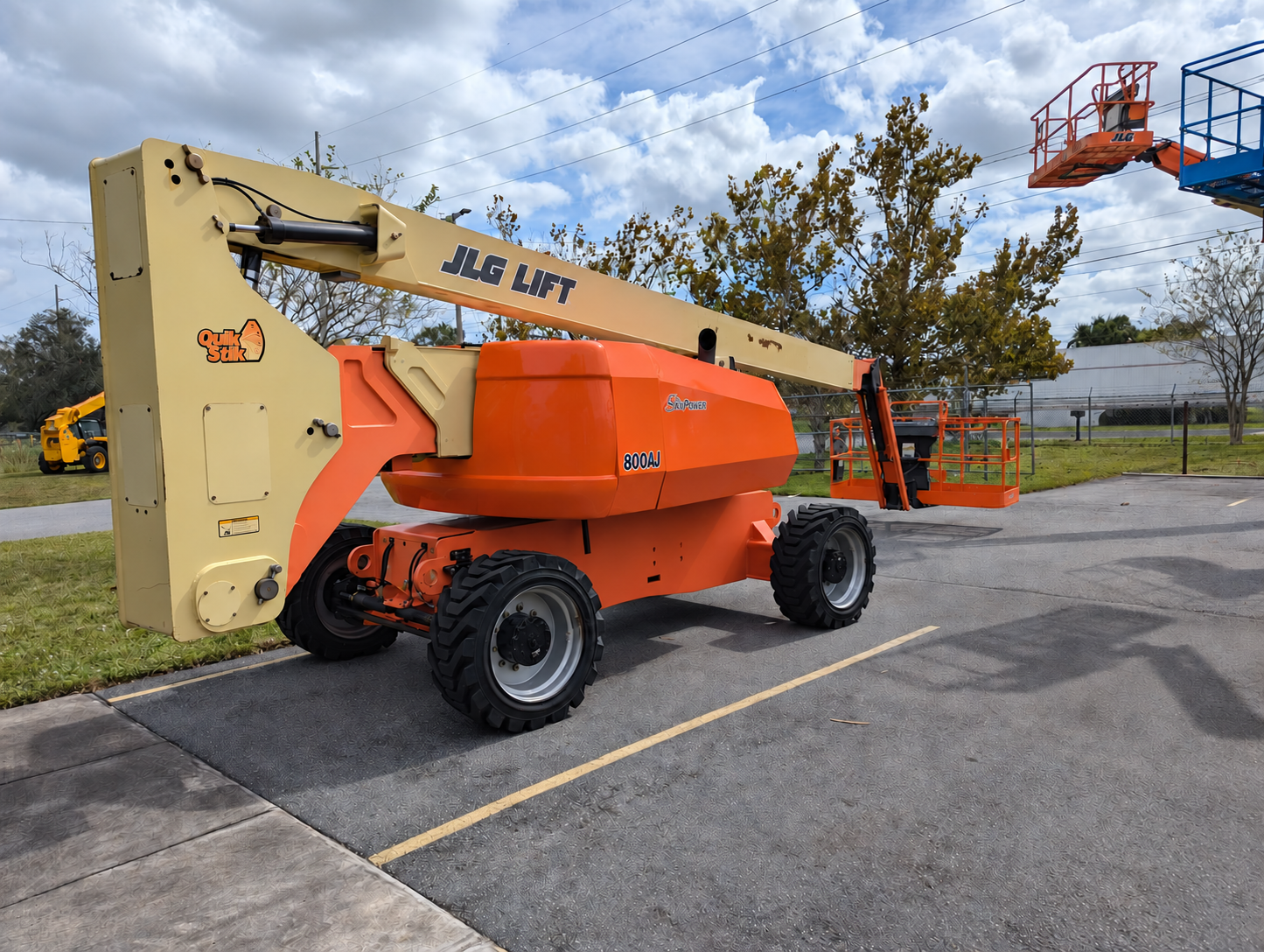 2014 JLG 800AJ Articulating Boom Lift - Image 6