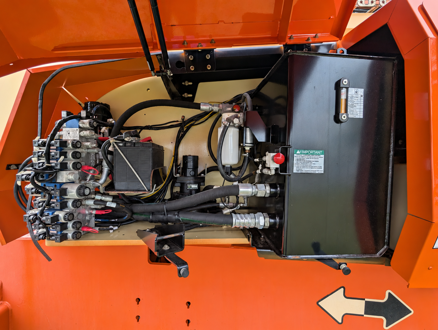 2014 JLG 800AJ Articulating Boom Lift - Image 9