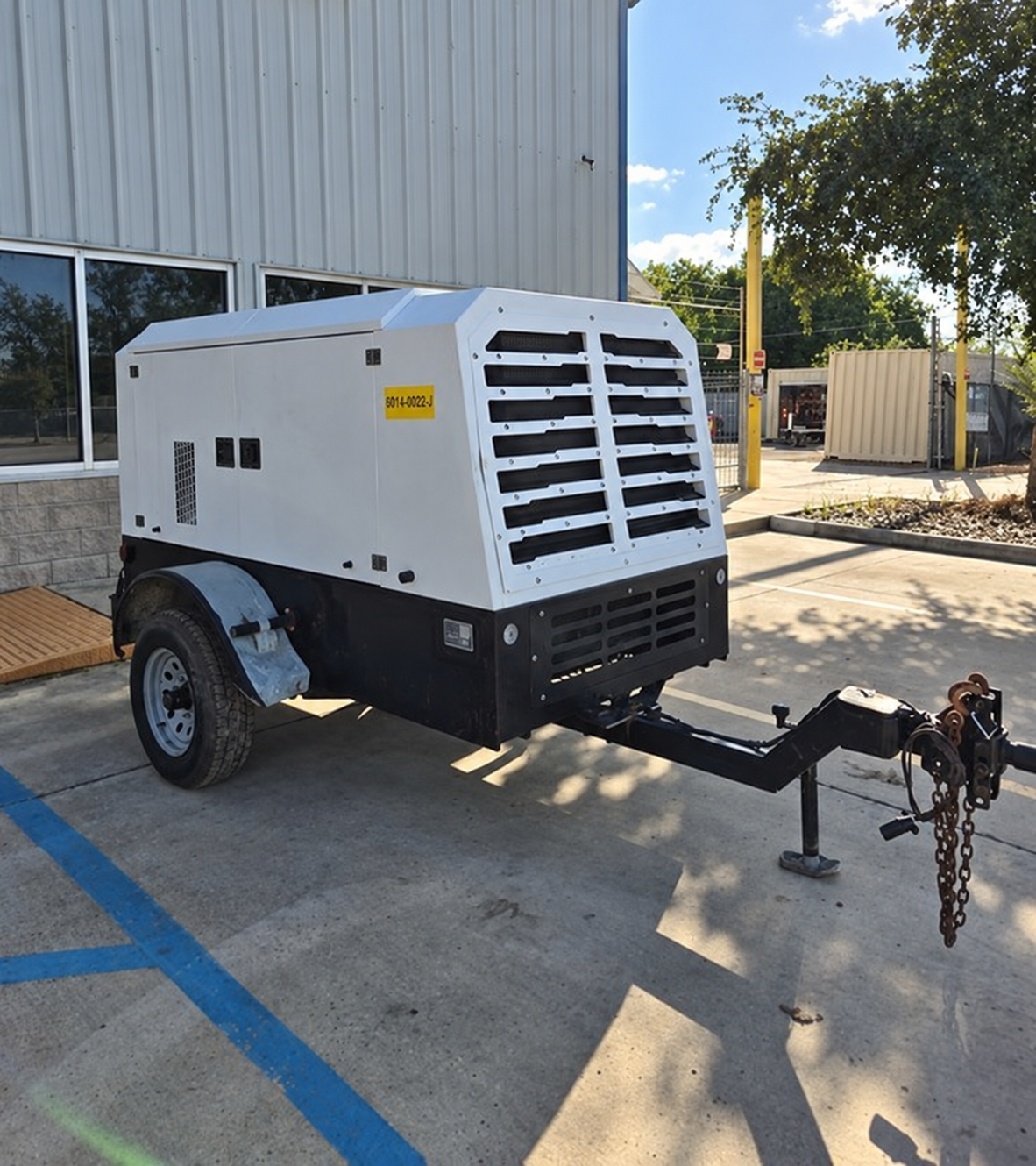 2019 Rotair D425T4F Portable Air Compressor - Image 2