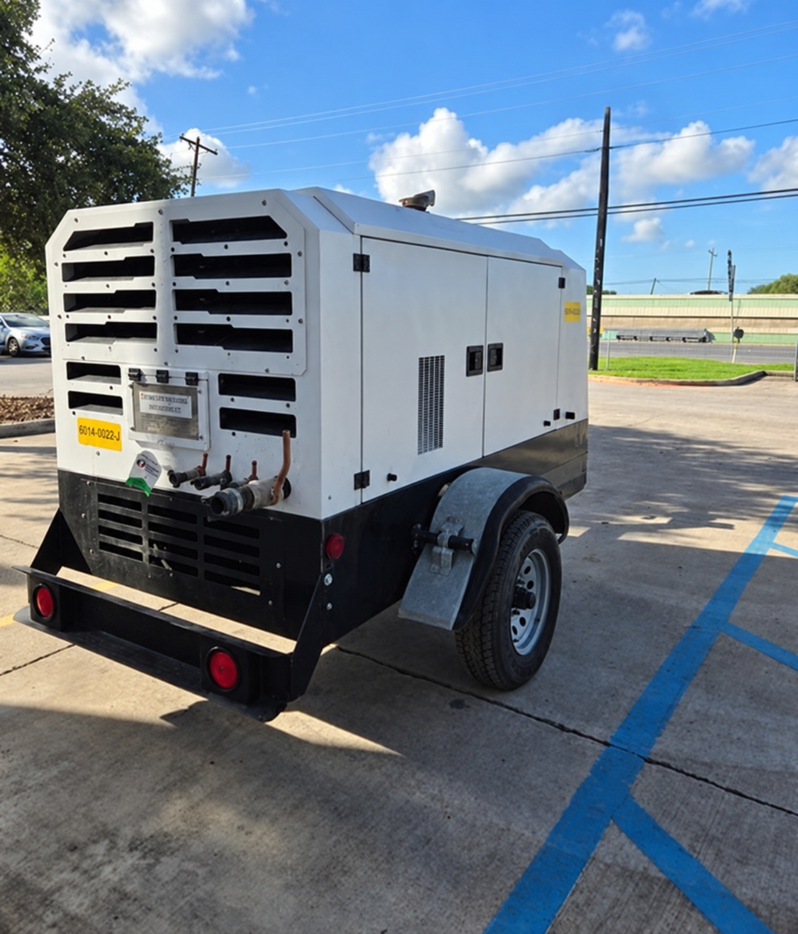 2019 Rotair D425T4F Portable Air Compressor - Image 4