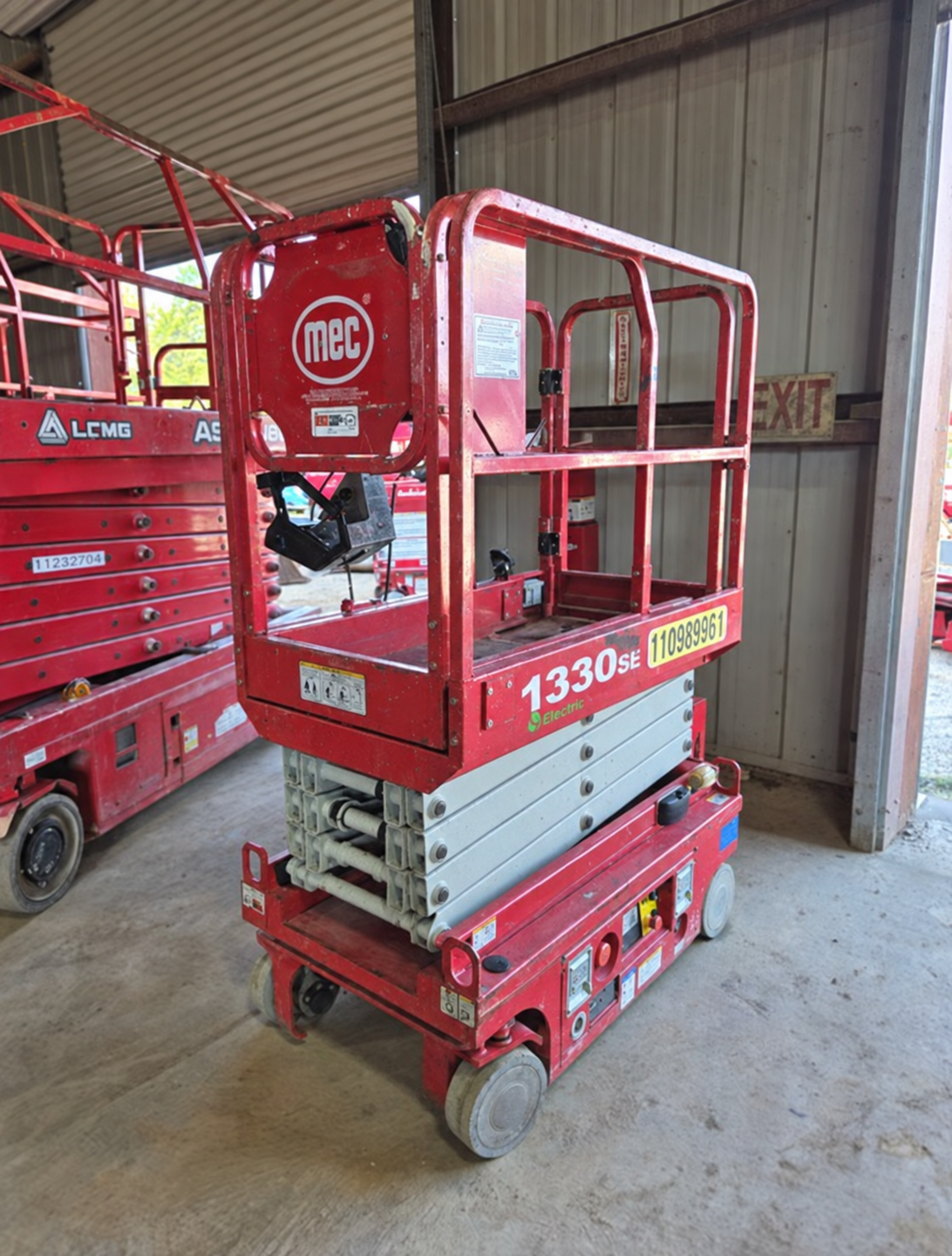 2019 MEC 1330SE Electric Scissor Lift - Image 2