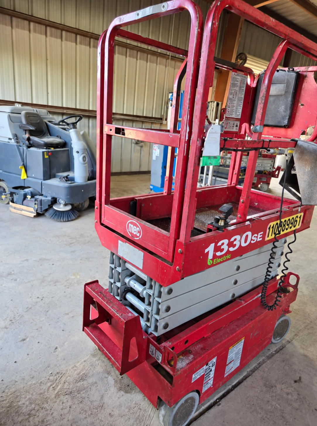 2019 MEC 1330SE Electric Scissor Lift - Image 4
