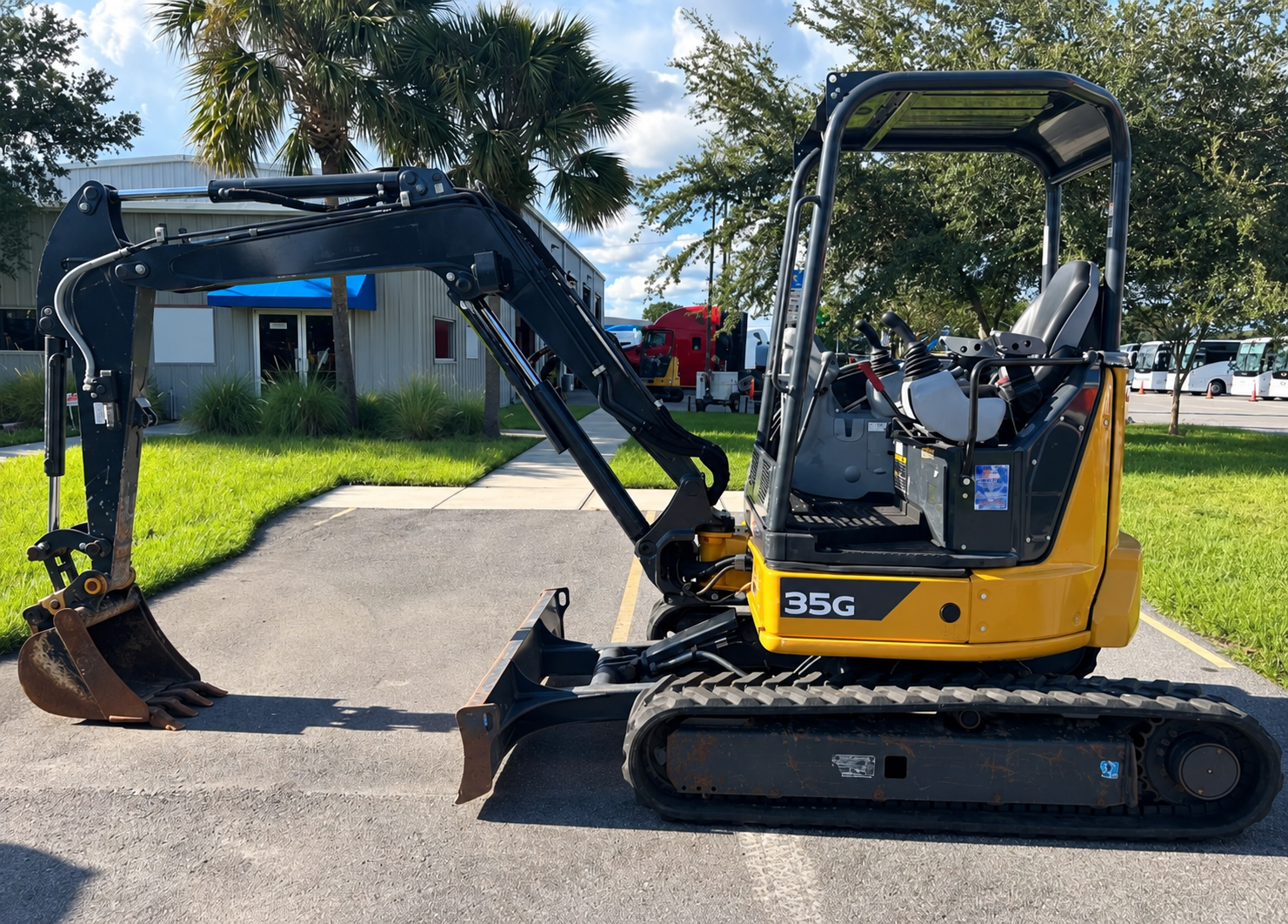 2021 John Deere 35G Mini Excavator - Image 2