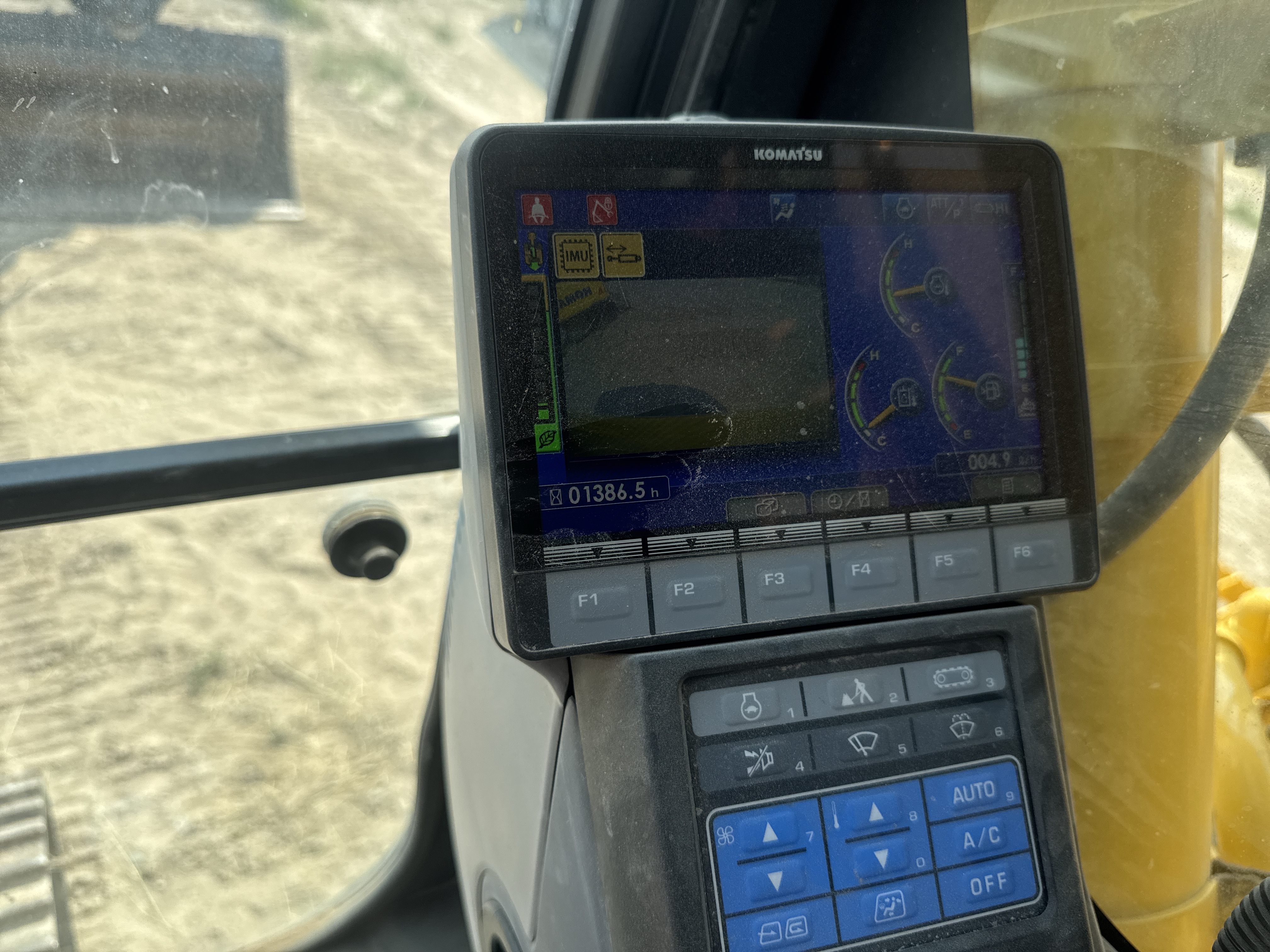 2022 Komatsu PC210LCI-11 - Image 12