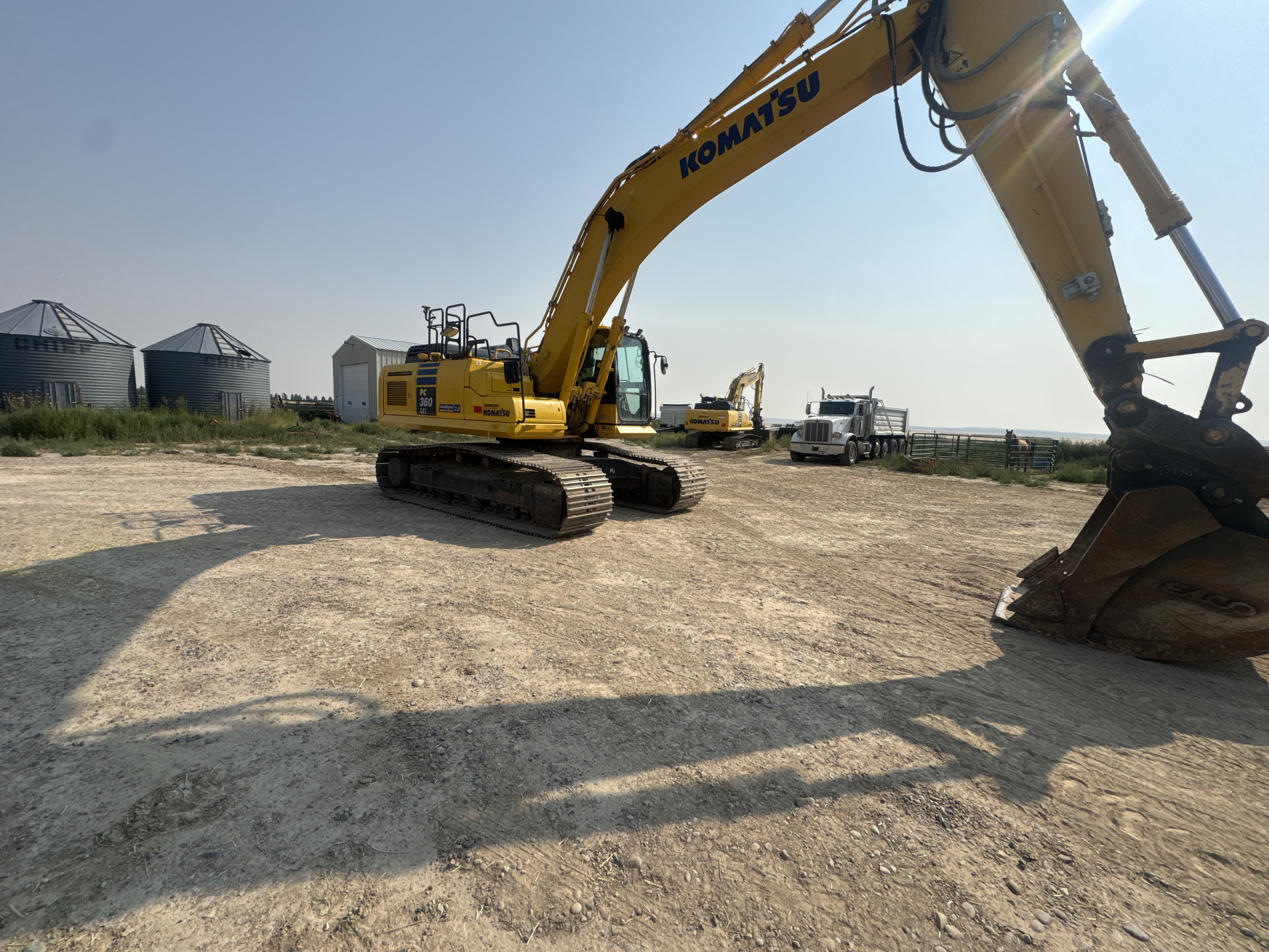 2023 Komatsu PC360LCI-11 Excavator - Image 2