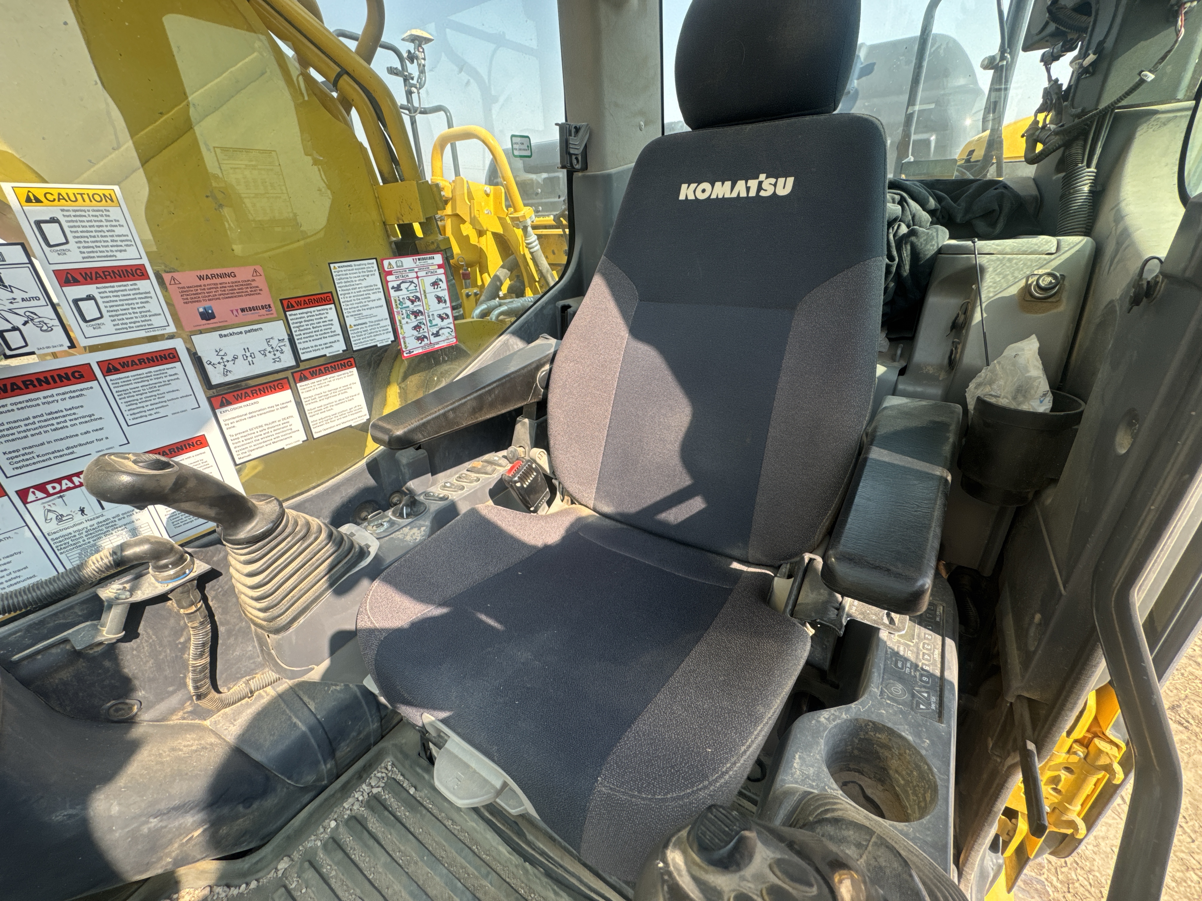 2023 Komatsu PC360LCI-11 Excavator - Image 10